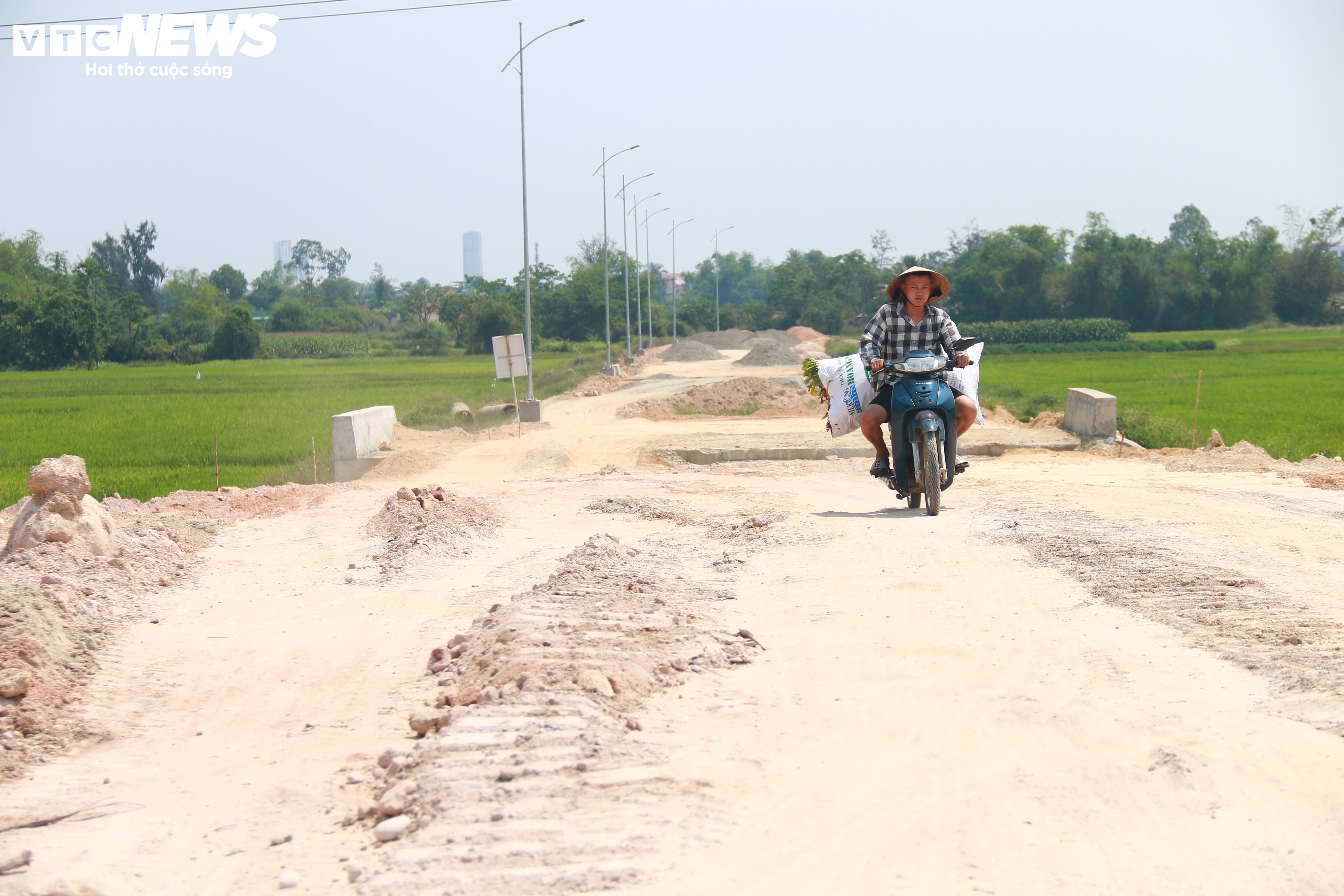 Vướng mặt bằng, cầu hàng trăm tỷ đồng ở Quảng Nam thi công kiểu 'rùa bò' - 7