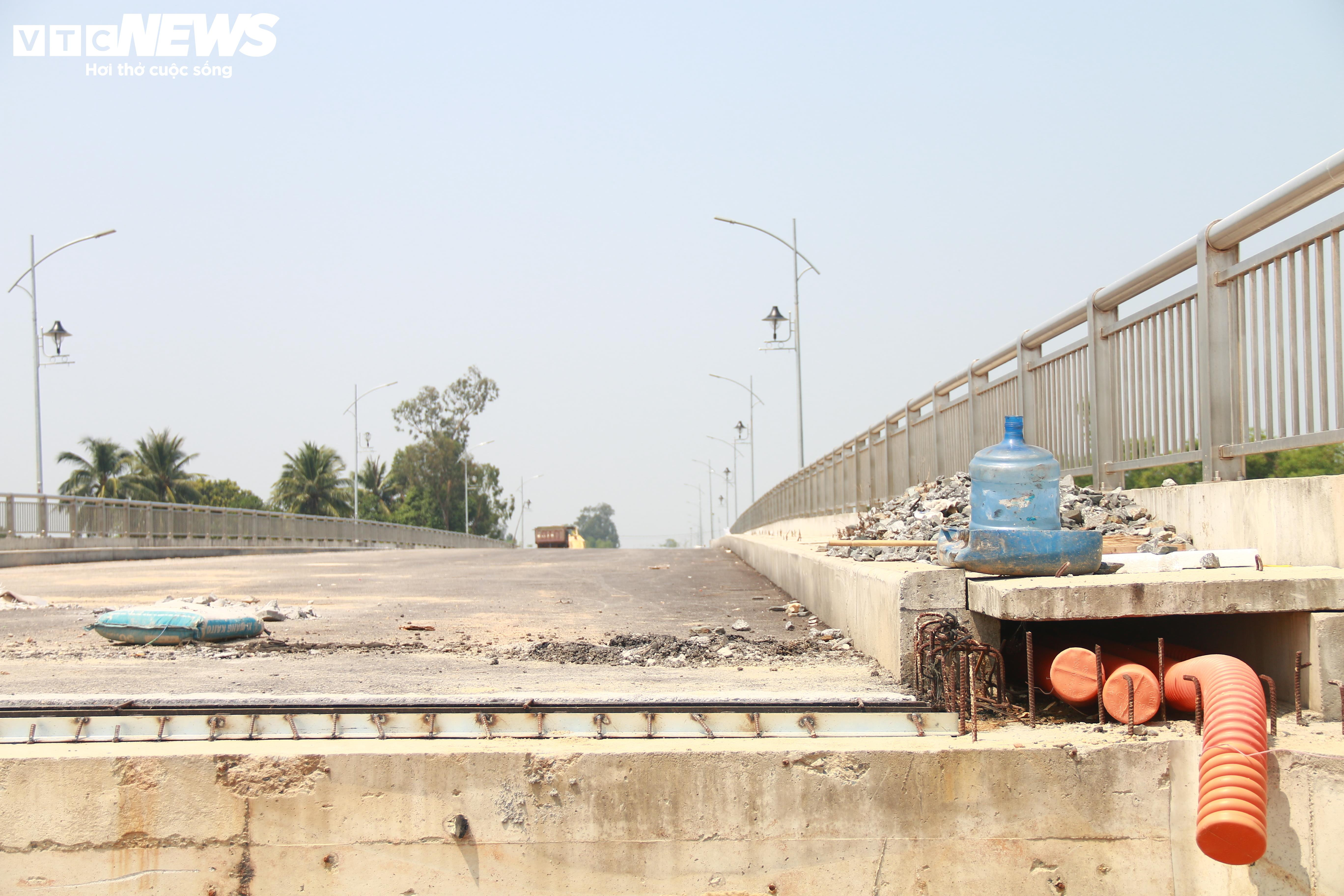 Vướng mặt bằng, cầu hàng trăm tỷ đồng ở Quảng Nam thi công kiểu 'rùa bò' - 2