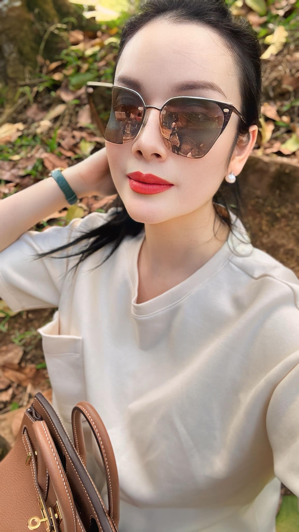 Sao Việt 1/4: Trương Ngọc Ánh đáp trả chuyện tình cảm, Mỹ Tâm khoe khu vườn đẹp - 7