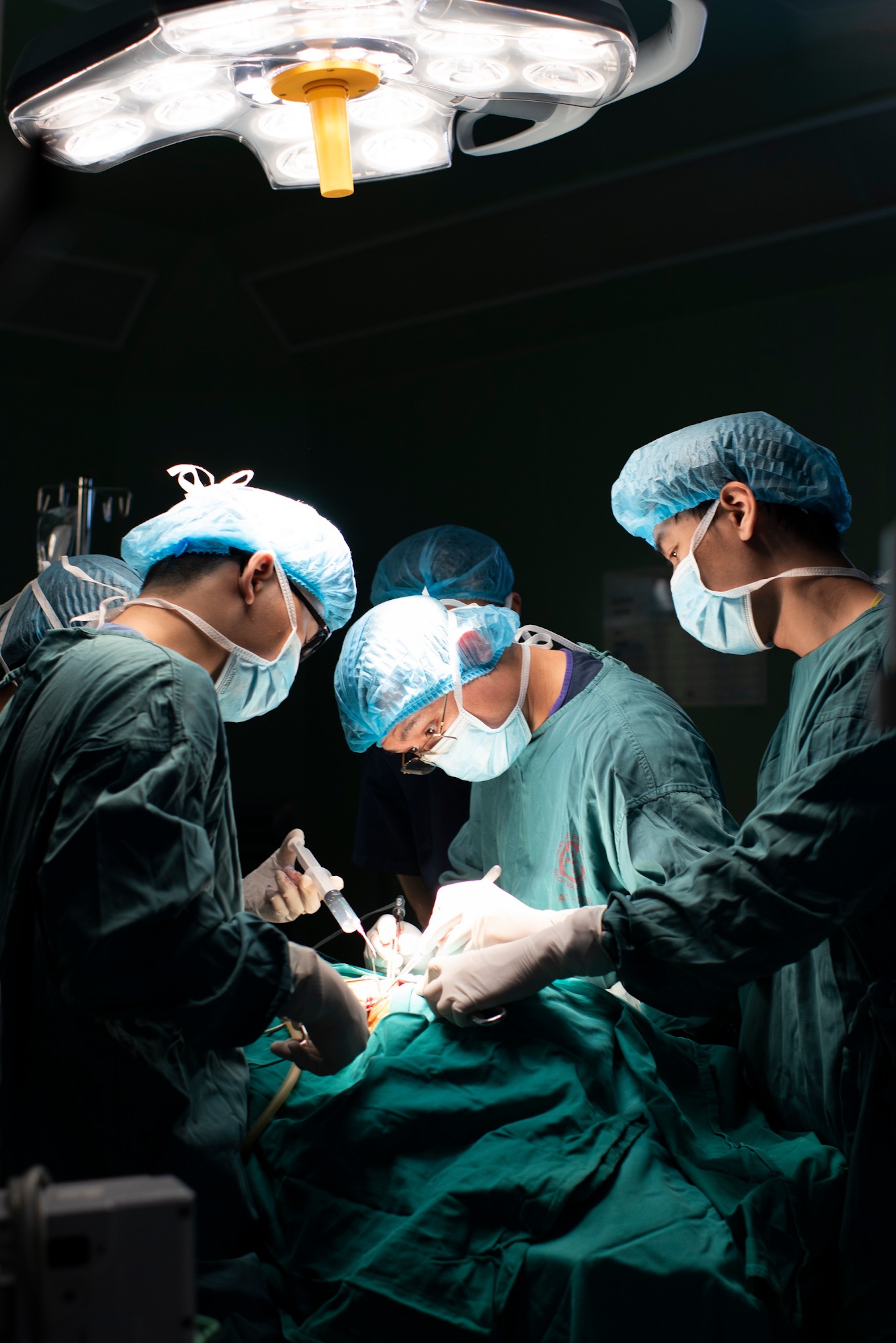 Cô gái hồi sinh từ quả thận của mẹ và 4 giờ căng thẳng trong phòng phẫu thuật - 12