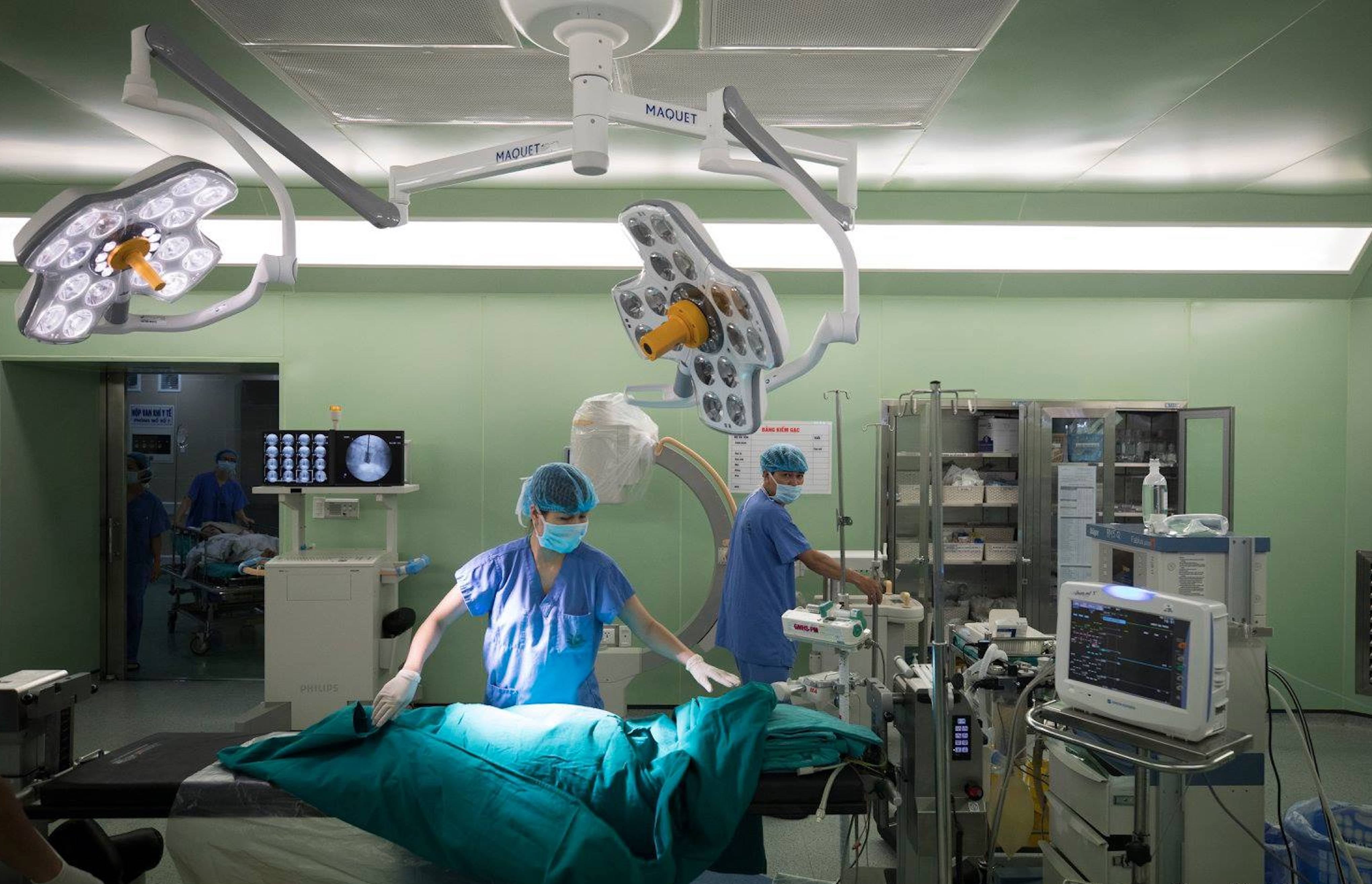 Cô gái hồi sinh từ quả thận của mẹ và 4 giờ căng thẳng trong phòng phẫu thuật - 5