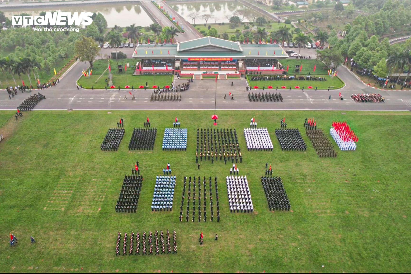 Hơn 3.000 chiến sĩ tái hiện khí thế hào hùng của Chiến thắng Điện Biên Phủ - 1