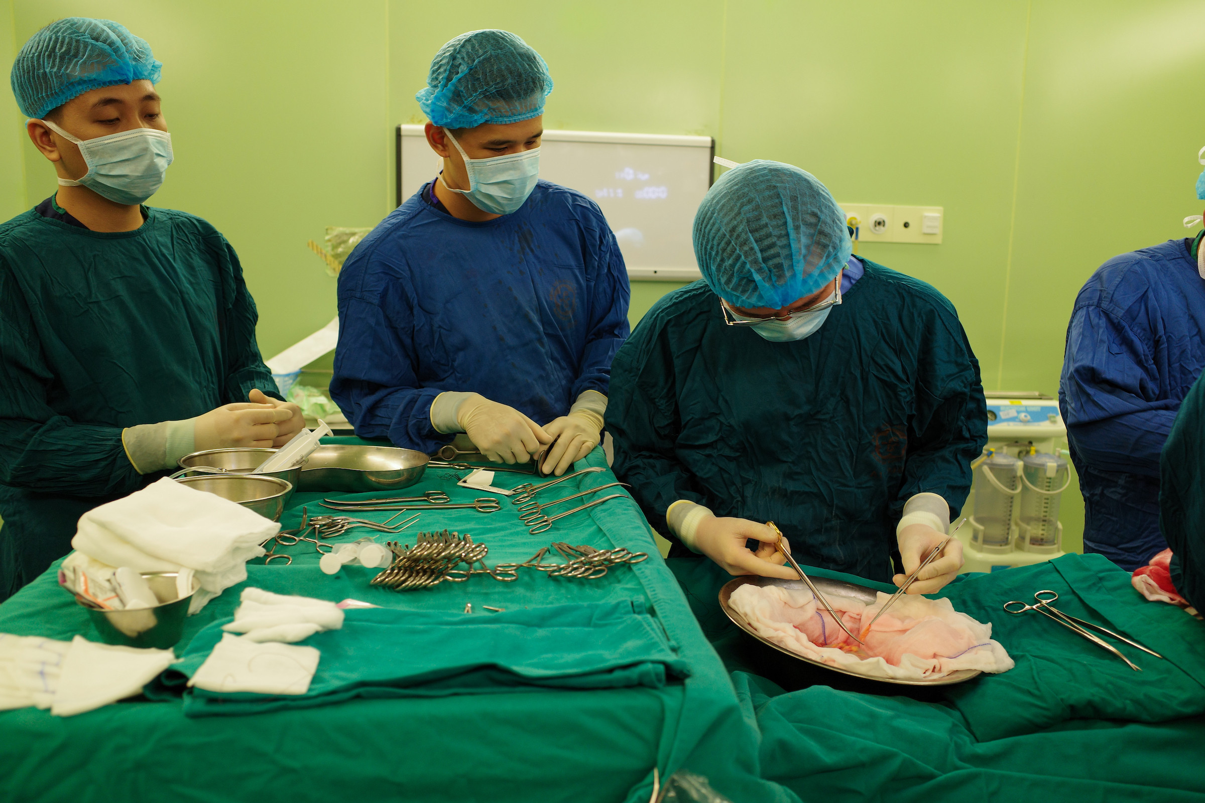 Cô gái hồi sinh từ quả thận của mẹ và 4 giờ căng thẳng trong phòng phẫu thuật - 11