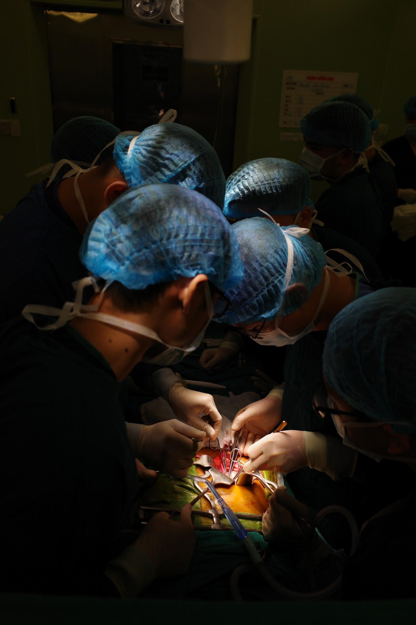 Cô gái hồi sinh từ quả thận của mẹ và 4 giờ căng thẳng trong phòng phẫu thuật - 7