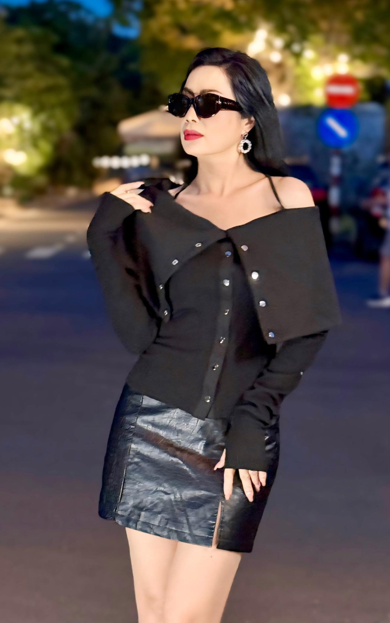 Sao Việt 7/4: Lệ Quyên khoe dáng gợi cảm, Nhã Phương đọ sắc cùng chị gái - 5