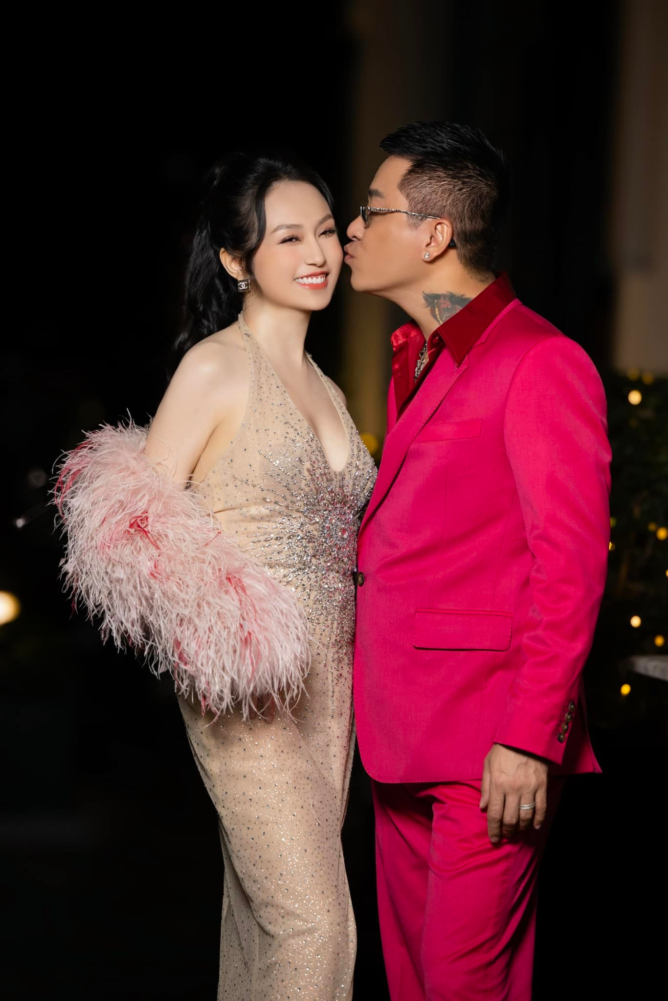 Sao Việt 6/4: Minh Tú đăng ký kết hôn, Đàm Vĩnh Hưng kèm con tập viết - 8