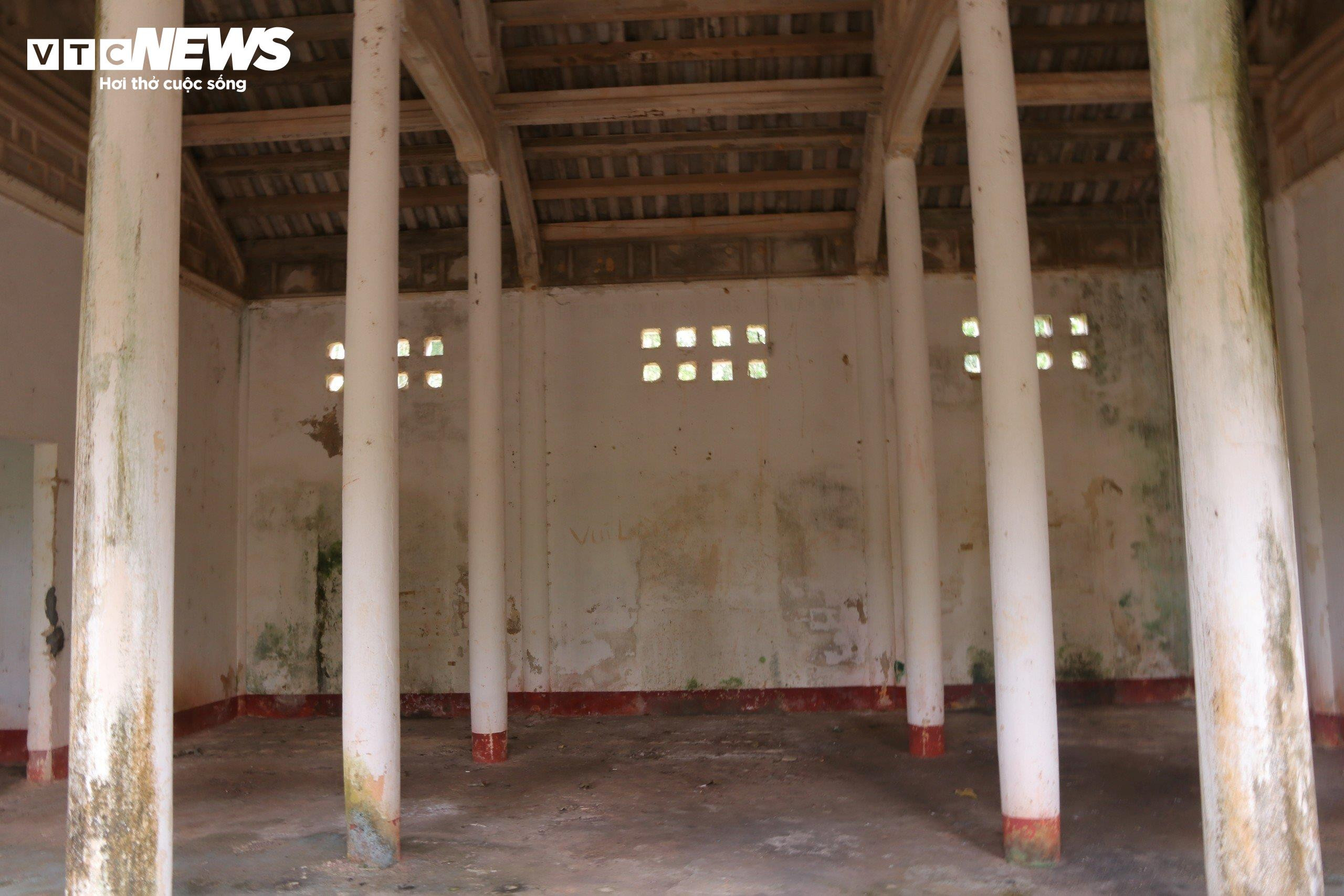 Vì sao dinh thự của 'bạo chúa miền Trung' bị bỏ hoang đến rợn người? - 3