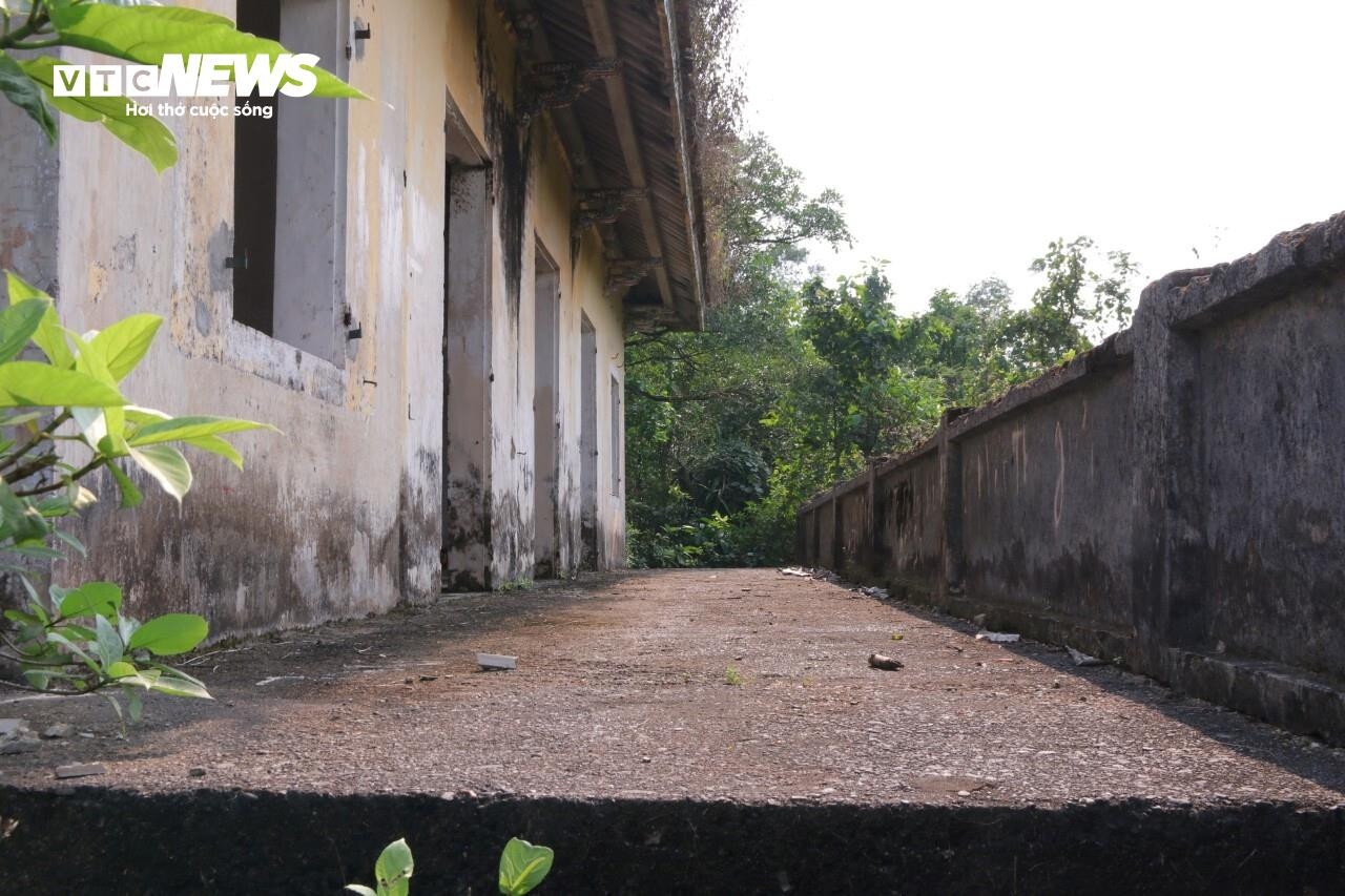 Vì sao dinh thự của 'bạo chúa miền Trung' bị bỏ hoang đến rợn người? - 8