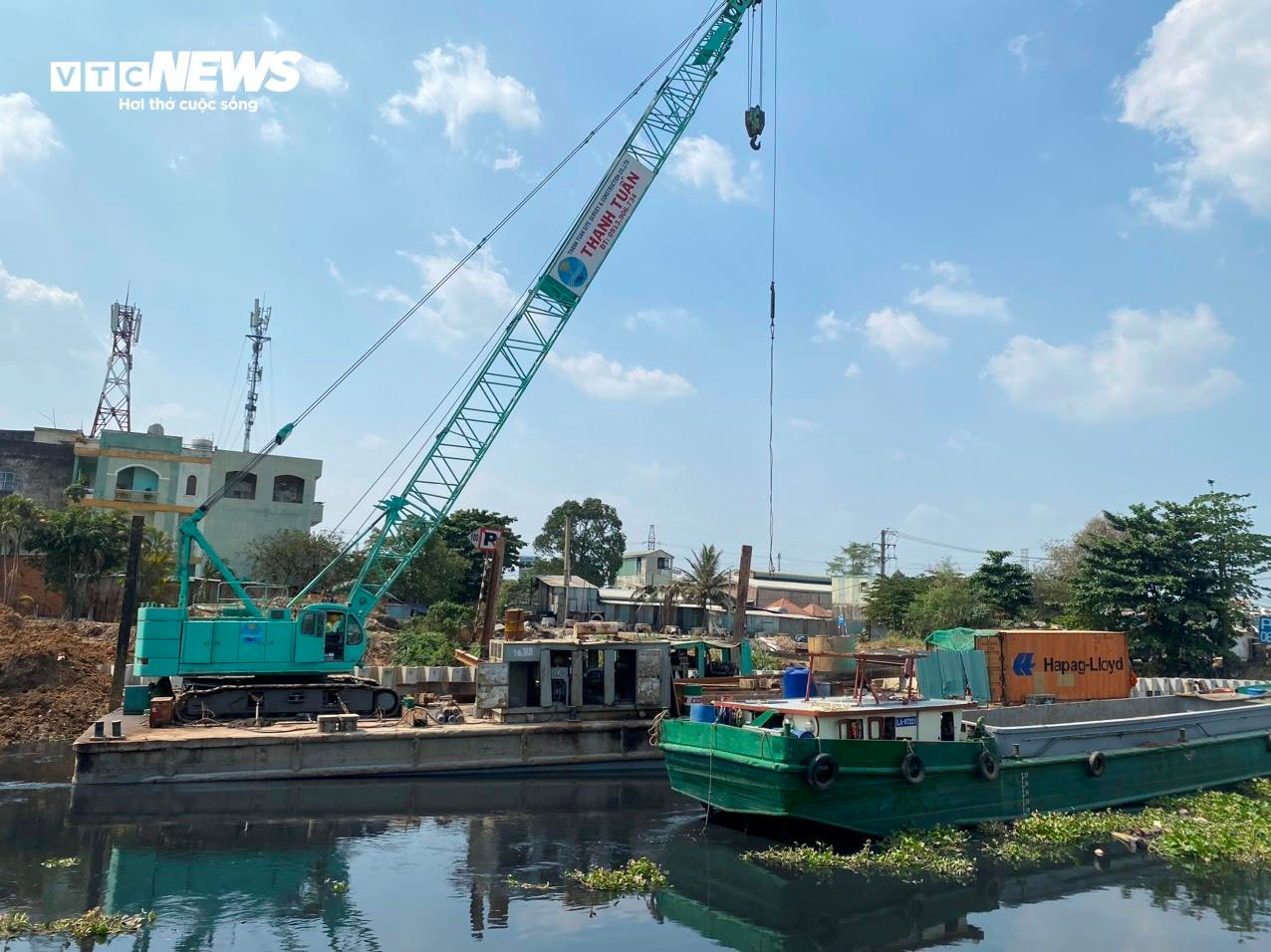 Công nhân đội nắng gắt, tất bật 'hồi sinh' tuyến kênh dài nhất TP.HCM - 14