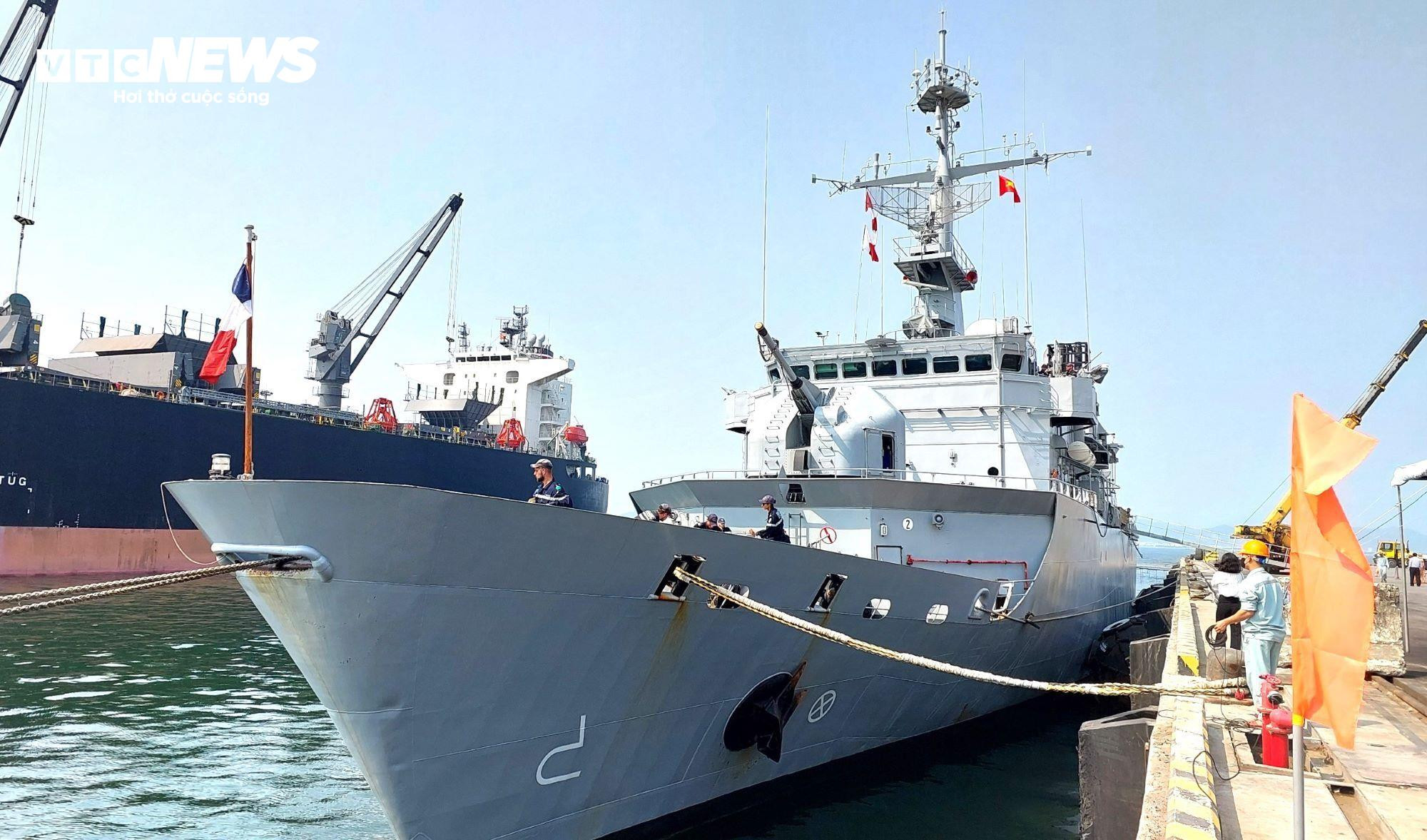 Hình ảnh tuần dương hạm Vendemiaire Pháp ở Cảng Đà Nẵng - 1