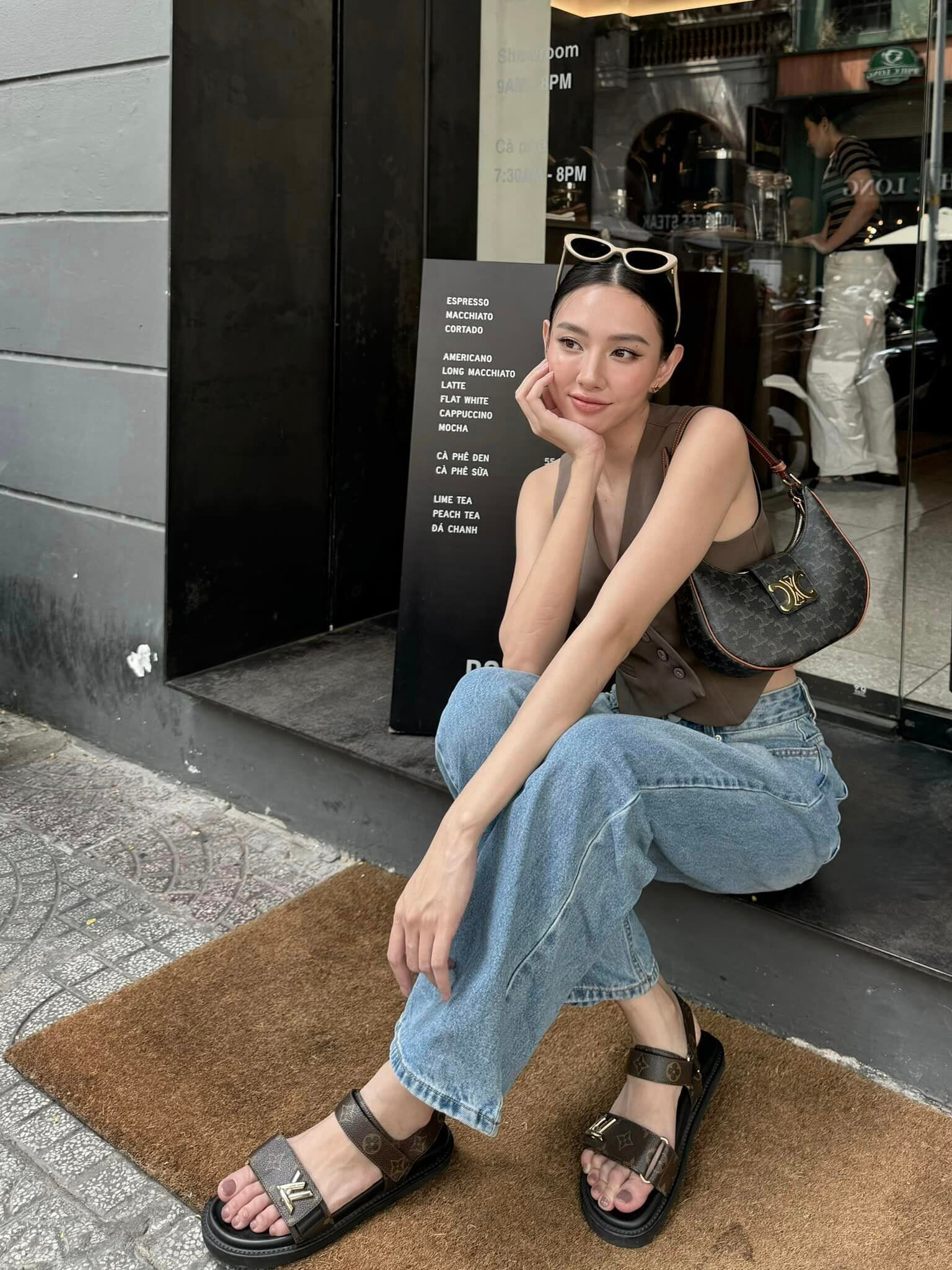 Sao Việt 13/4: Hồng Nhung trẻ đẹp ở tuổi 54, Việt Hương lộ diện già nua - 9