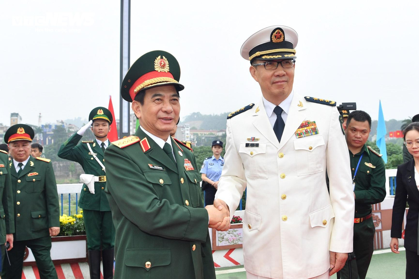 Bộ trưởng Quốc phòng Việt Nam-Trung Quốc chứng kiến tuần tra chung - 9