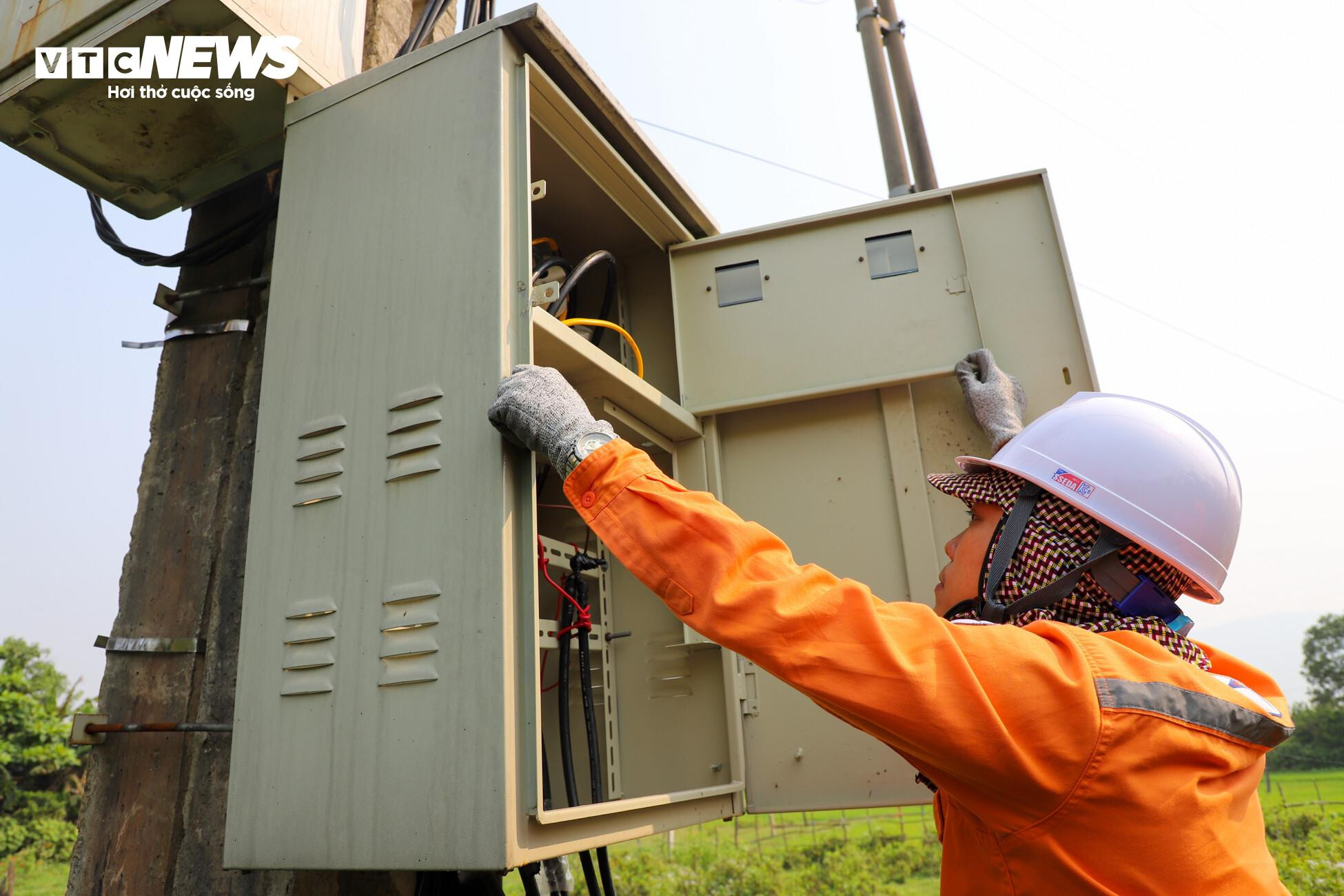 PC Hà Tĩnh nỗ lực trong công tác giảm tổn thất điện năng - 5