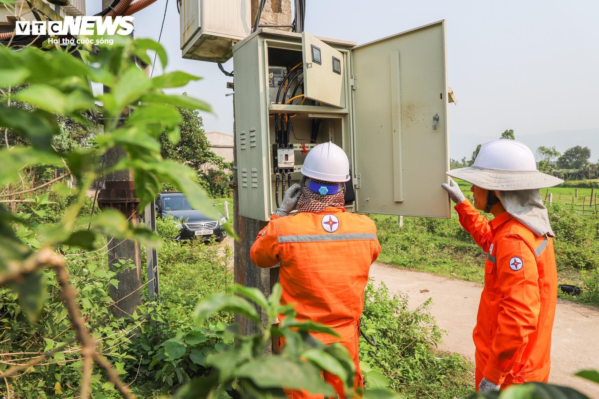 PC Hà Tĩnh nỗ lực trong công tác giảm tổn thất điện năng - 13