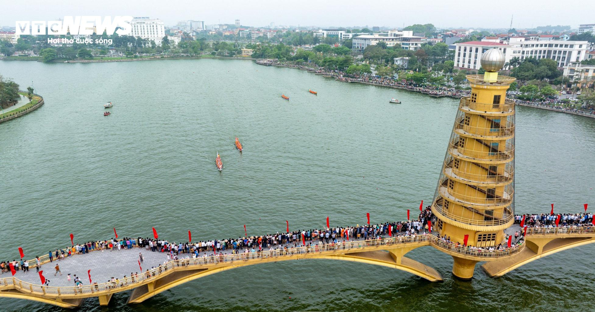 Lễ hội Đền Hùng 2024: 270 VĐV hào hứng tham dự giải đua thuyền rồng - 1