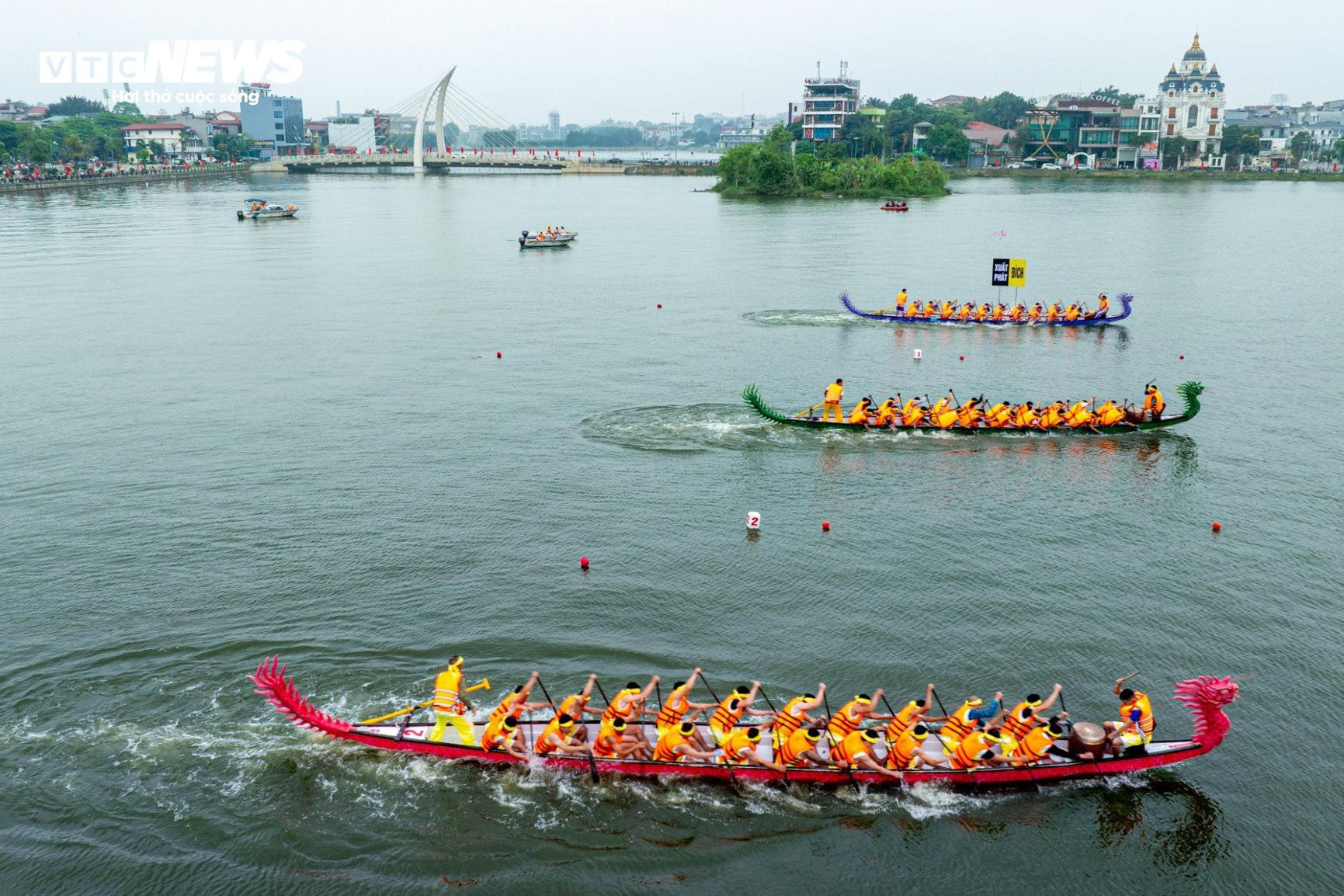 Lễ hội Đền Hùng 2024: 270 VĐV hào hứng tham dự giải đua thuyền rồng - 3