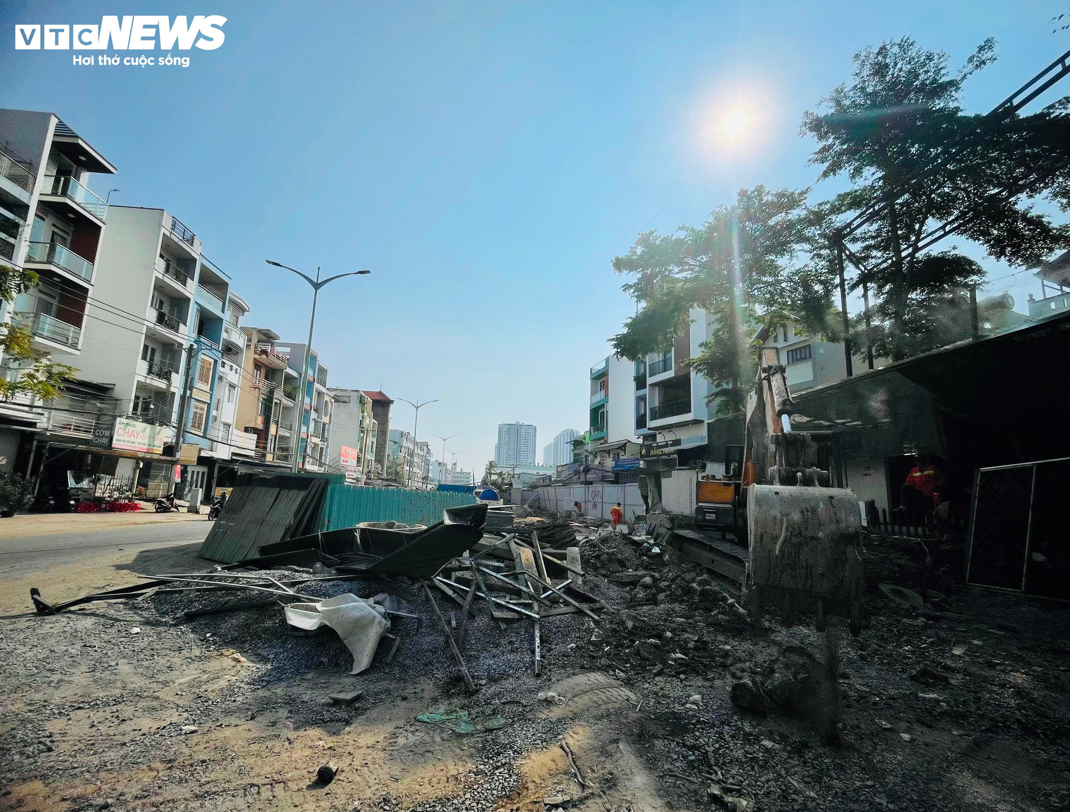 Hơn 20 năm thi công đoạn đường 2km ở cửa ngõ phía nam TP.HCM - 1