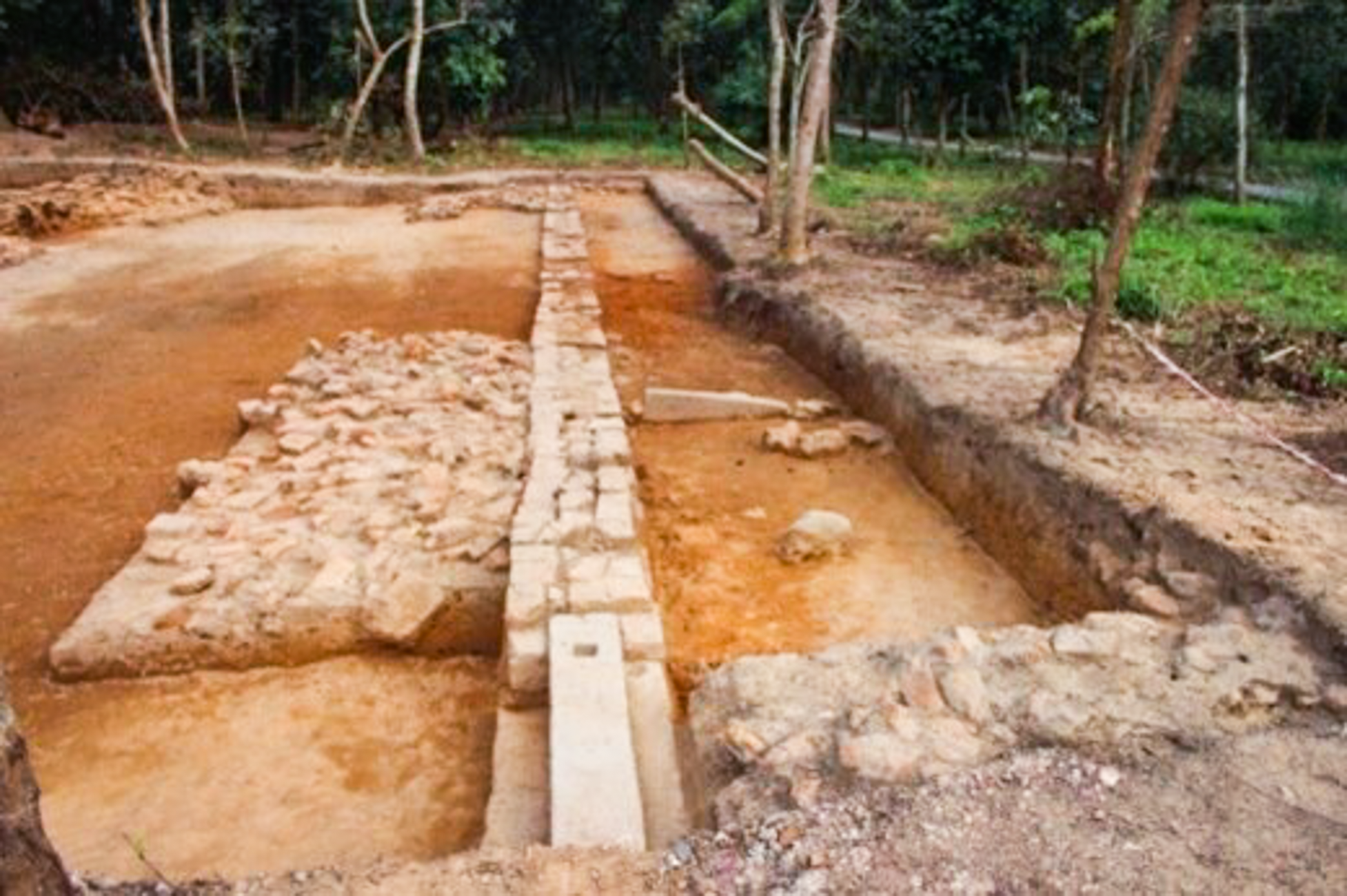 Cận cảnh con đường cổ nghìn năm vừa phát lộ ở Thánh địa Mỹ Sơn - 5