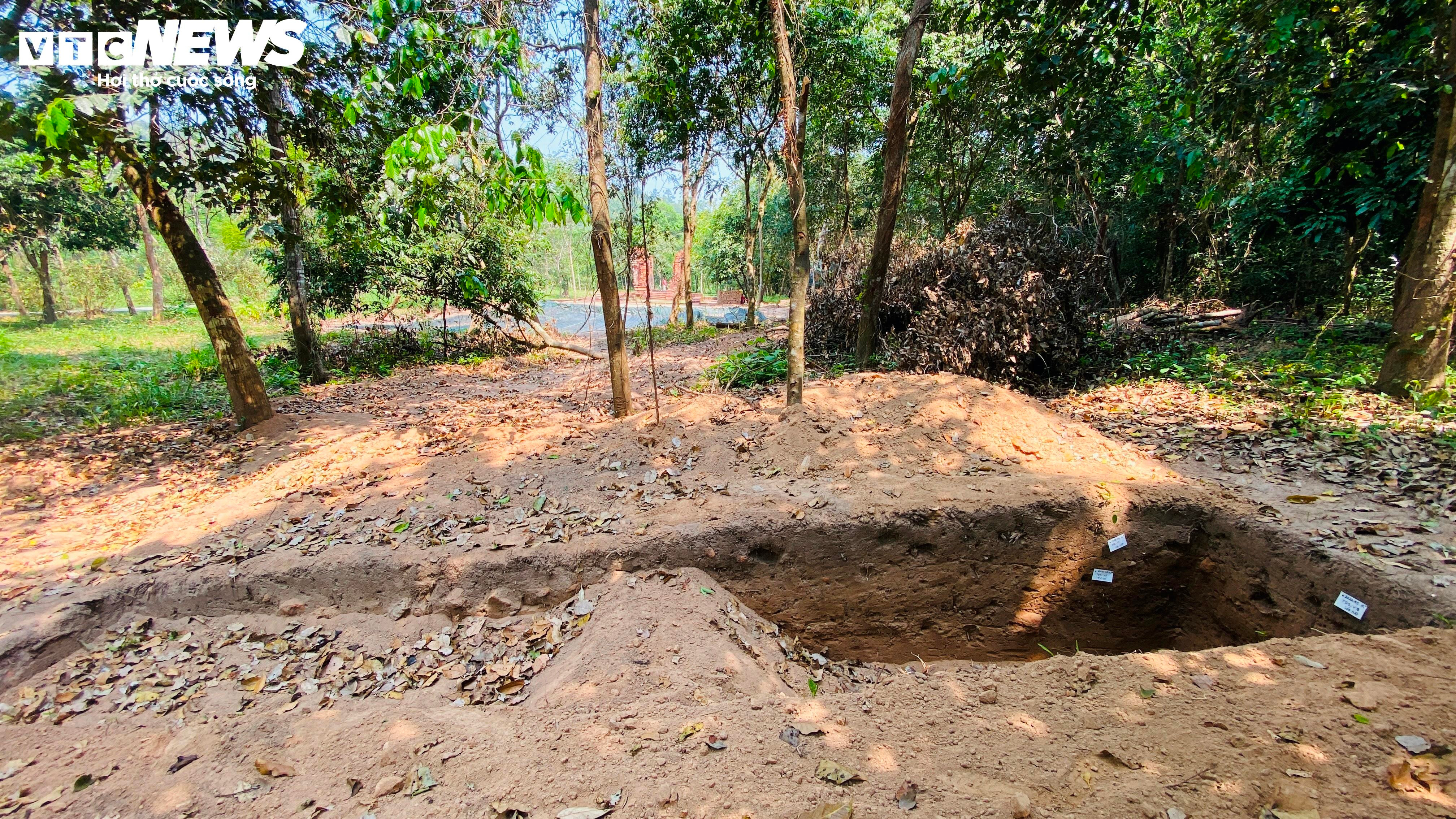 Cận cảnh con đường cổ nghìn năm vừa phát lộ ở Thánh địa Mỹ Sơn - 7