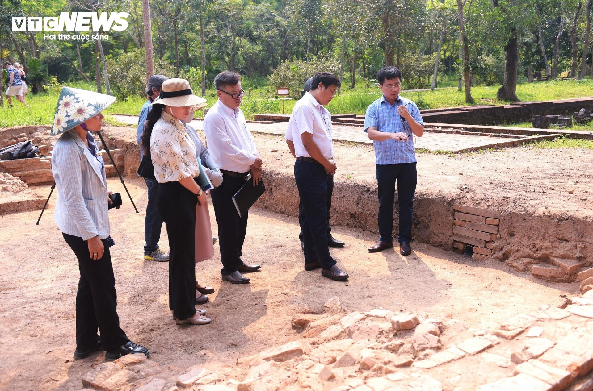 Cận cảnh con đường cổ nghìn năm vừa phát lộ ở Thánh địa Mỹ Sơn - 3