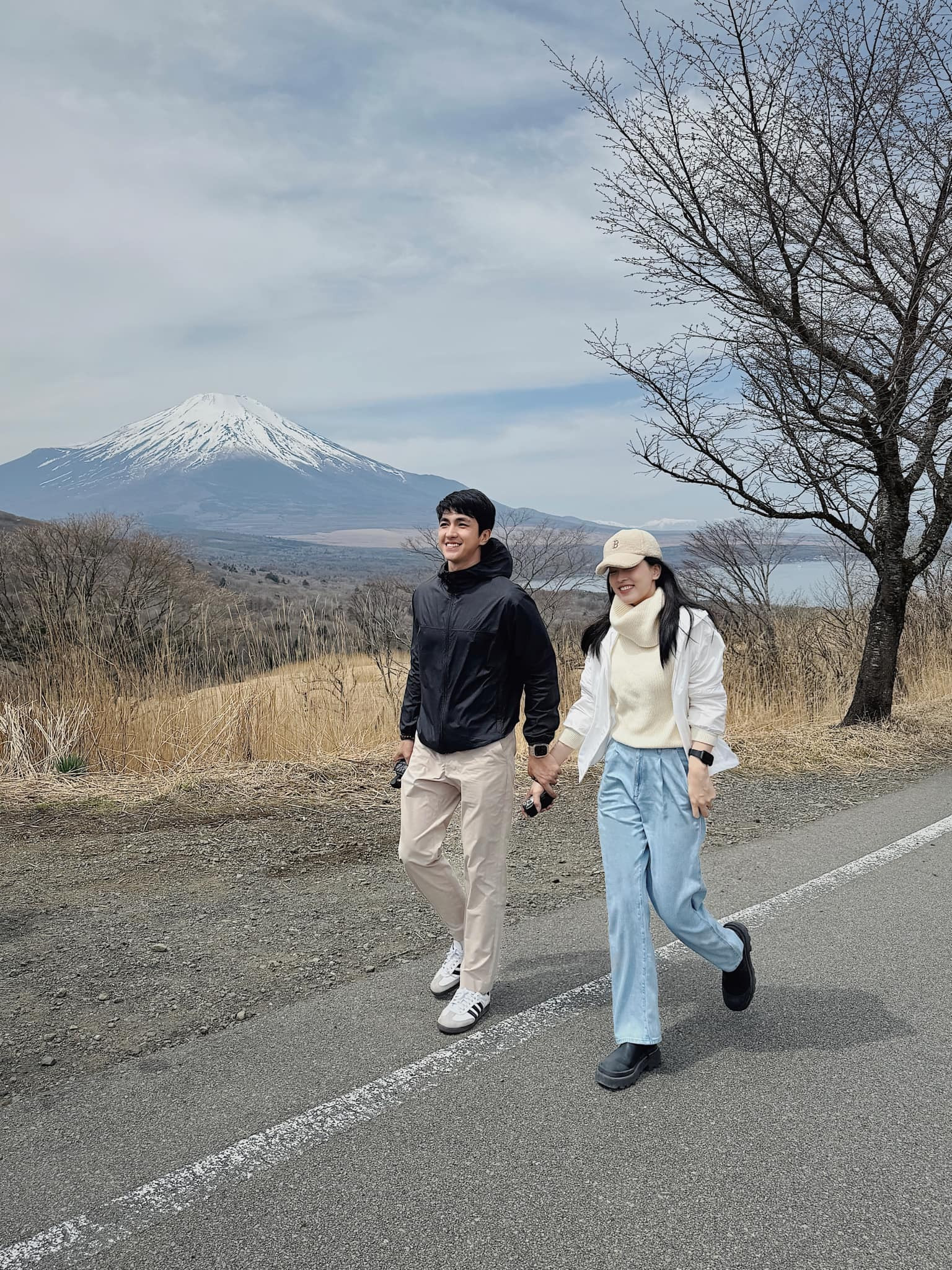 Sao Việt 14/4: Mạnh Trường khoe vợ eo thon, Phạm Quỳnh Anh đẹp dịu dàng - 8