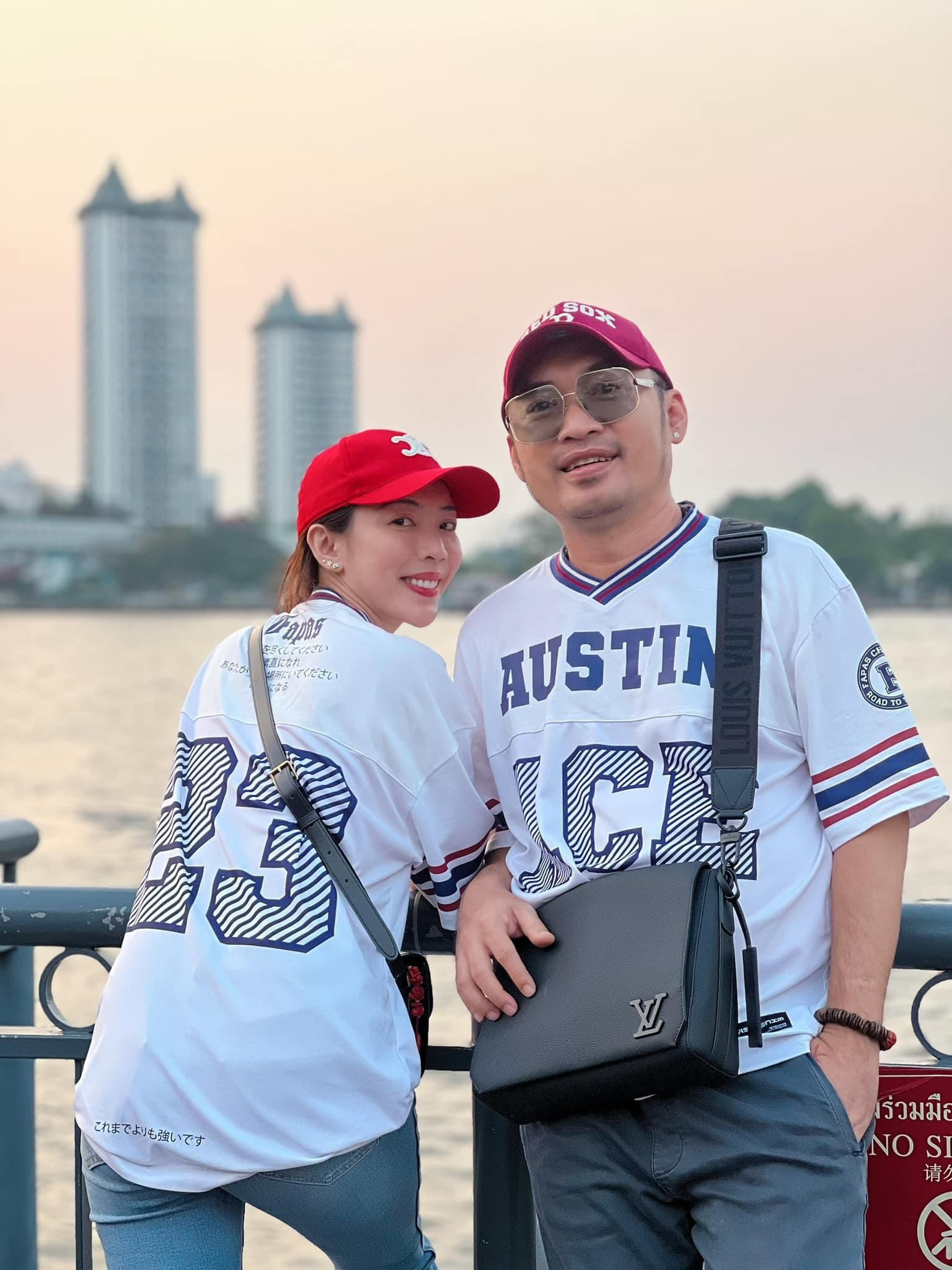 Sao Việt 14/4: Mạnh Trường khoe vợ eo thon, Phạm Quỳnh Anh đẹp dịu dàng - 9