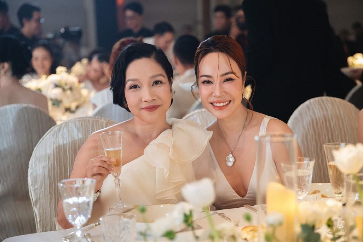 Sao Việt 15/4: Minh Hằng diện bikini khoe vóc dáng, Phương Thanh 'mê' Mono - 8