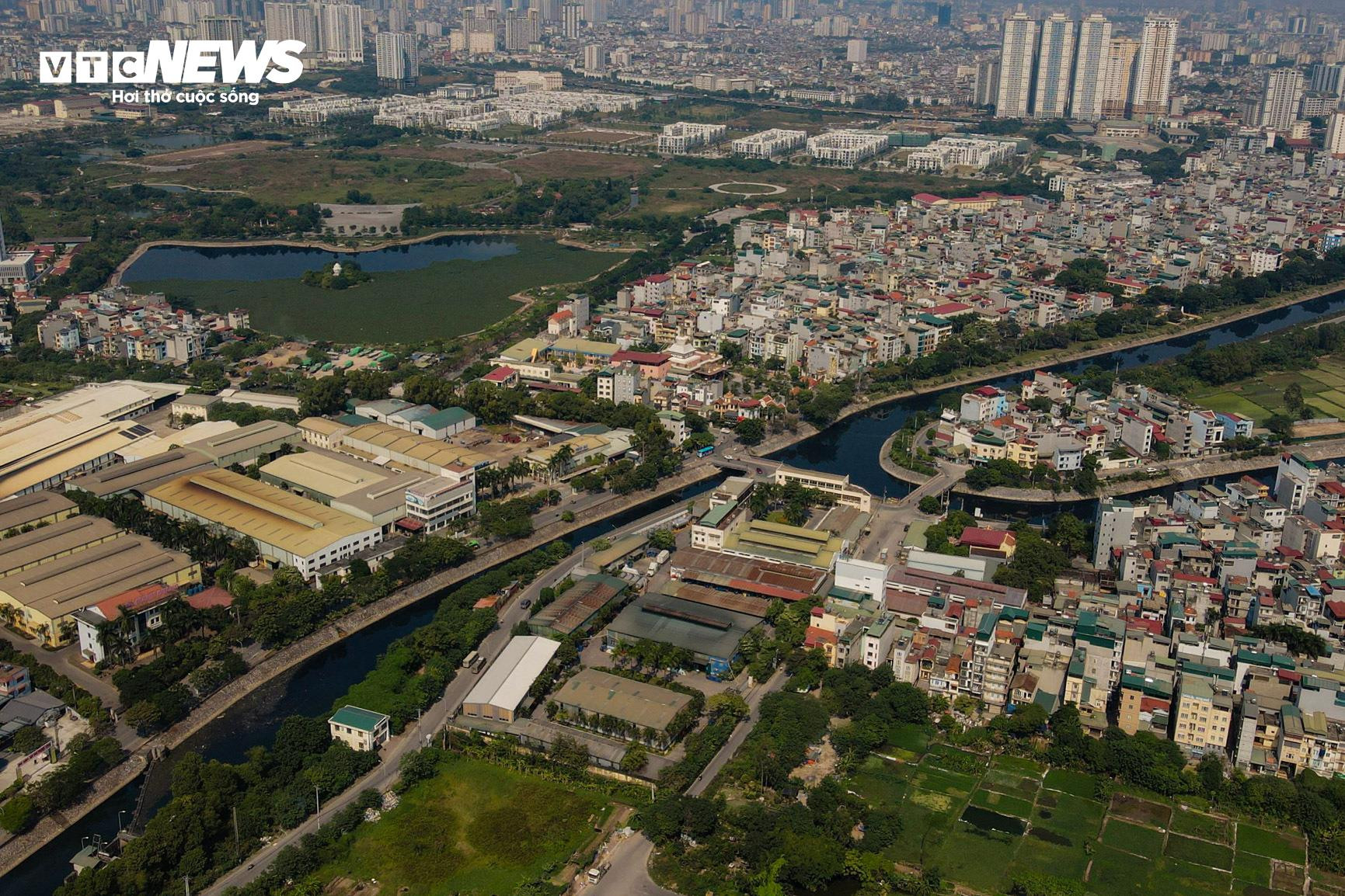 1km 40 họng xả thải, sông Tô Lịch thành cống nước đen lộ thiên - 14