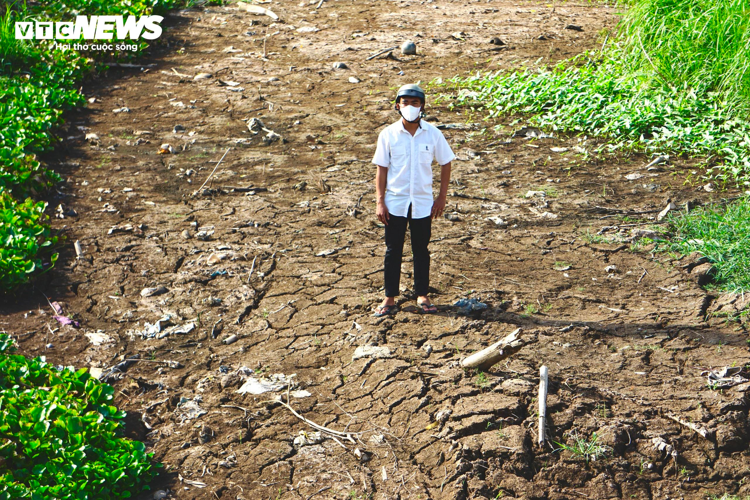 Kênh, rạch cạn khô, đường nứt toác giữa tâm vùng hạn mặn Cà Mau - 5