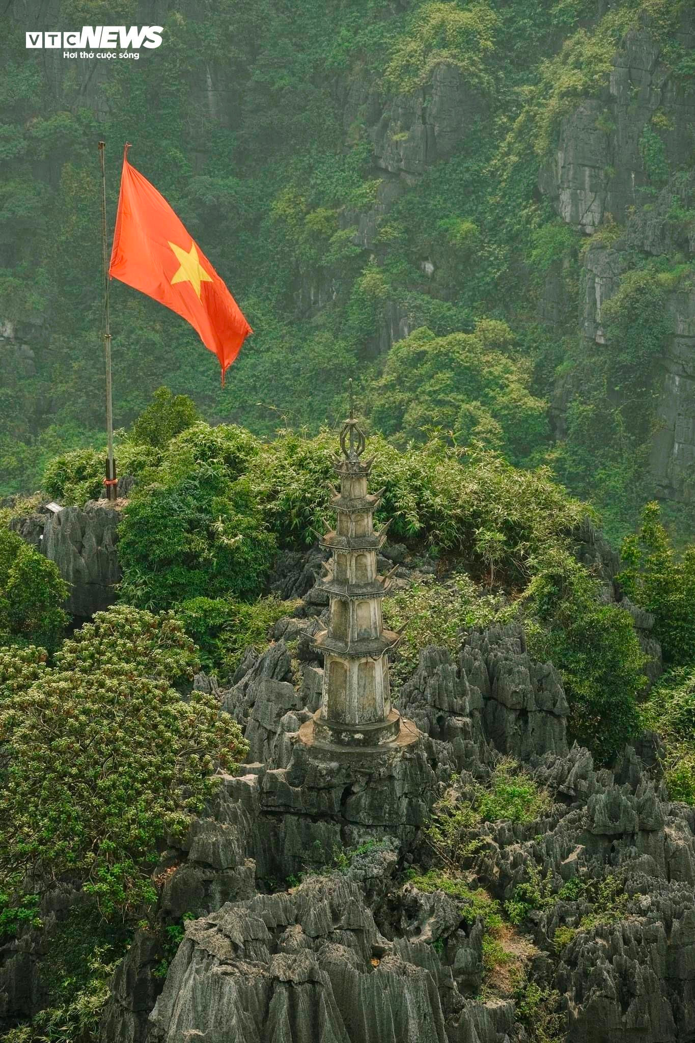 Những điều thu hút bạn trẻ ở 'thánh địa check in' Hang Múa dịp lễ 30/4-1/5 - 1