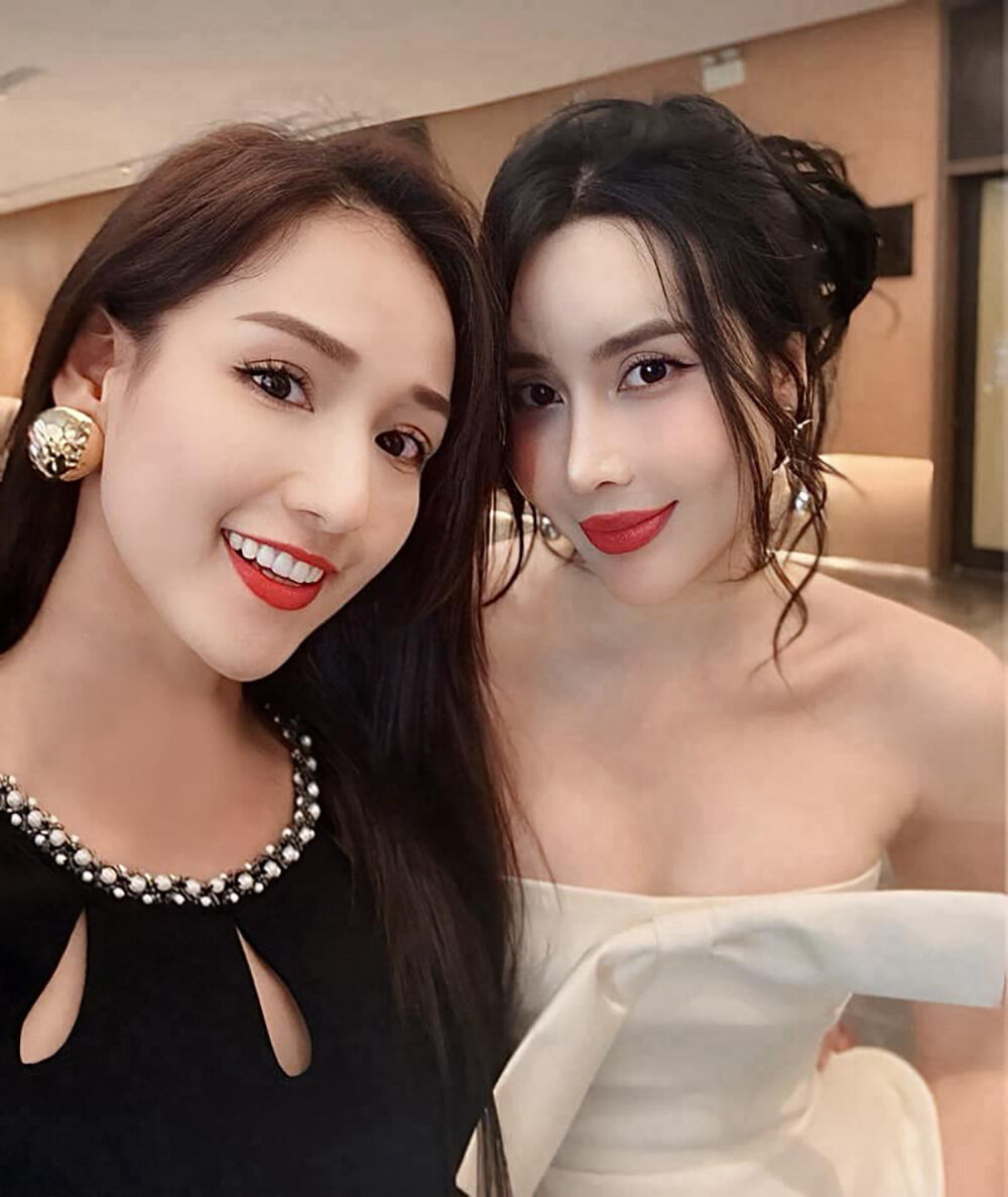 Sao Việt 22/4: Nhã Phương tặng quà đặc biệt cho chồng, MC Hoàng Oanh gợi cảm - 4