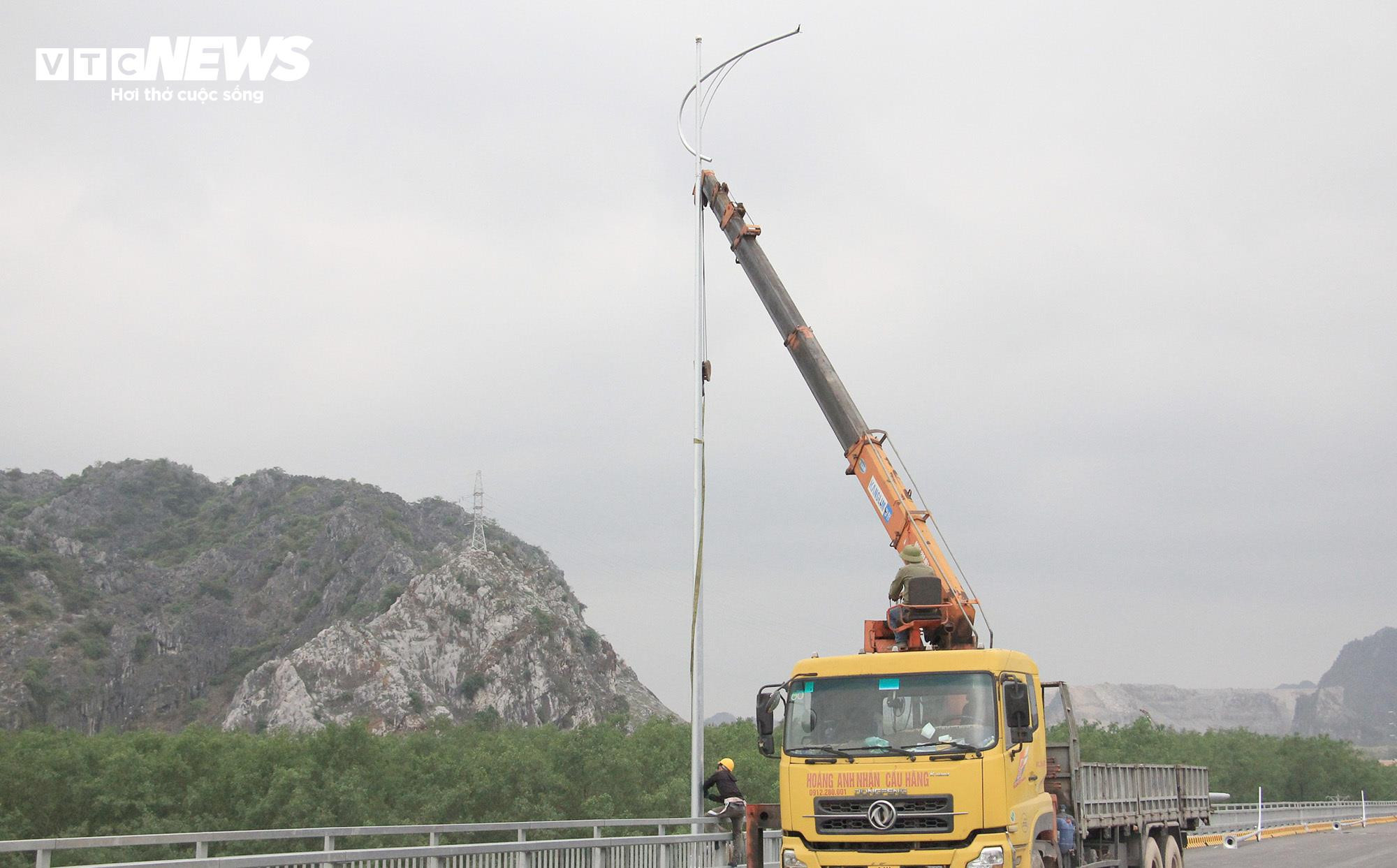 Cầu Bến Rừng gần 2.000 tỷ đồng nối Hải Phòng với Quảng Ninh trước ngày thông xe - 15