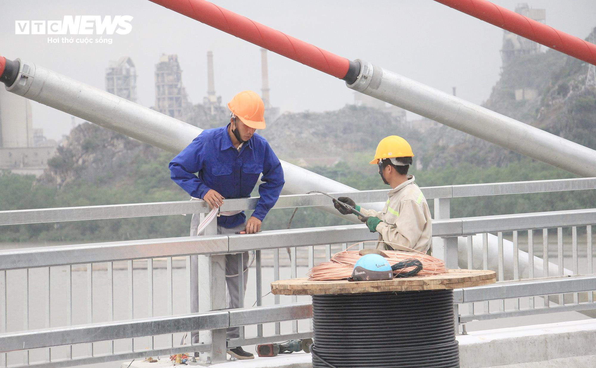 Cầu Bến Rừng gần 2.000 tỷ đồng nối Hải Phòng với Quảng Ninh trước ngày thông xe - 14