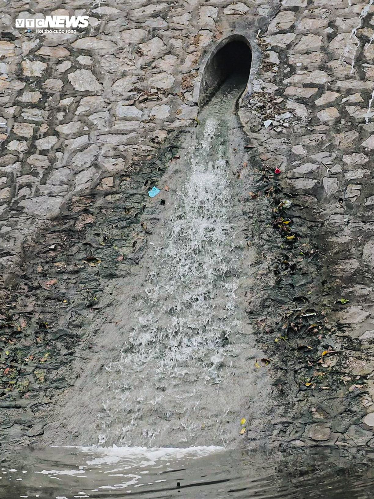 1km 40 họng xả thải, sông Tô Lịch thành cống nước đen lộ thiên - 5