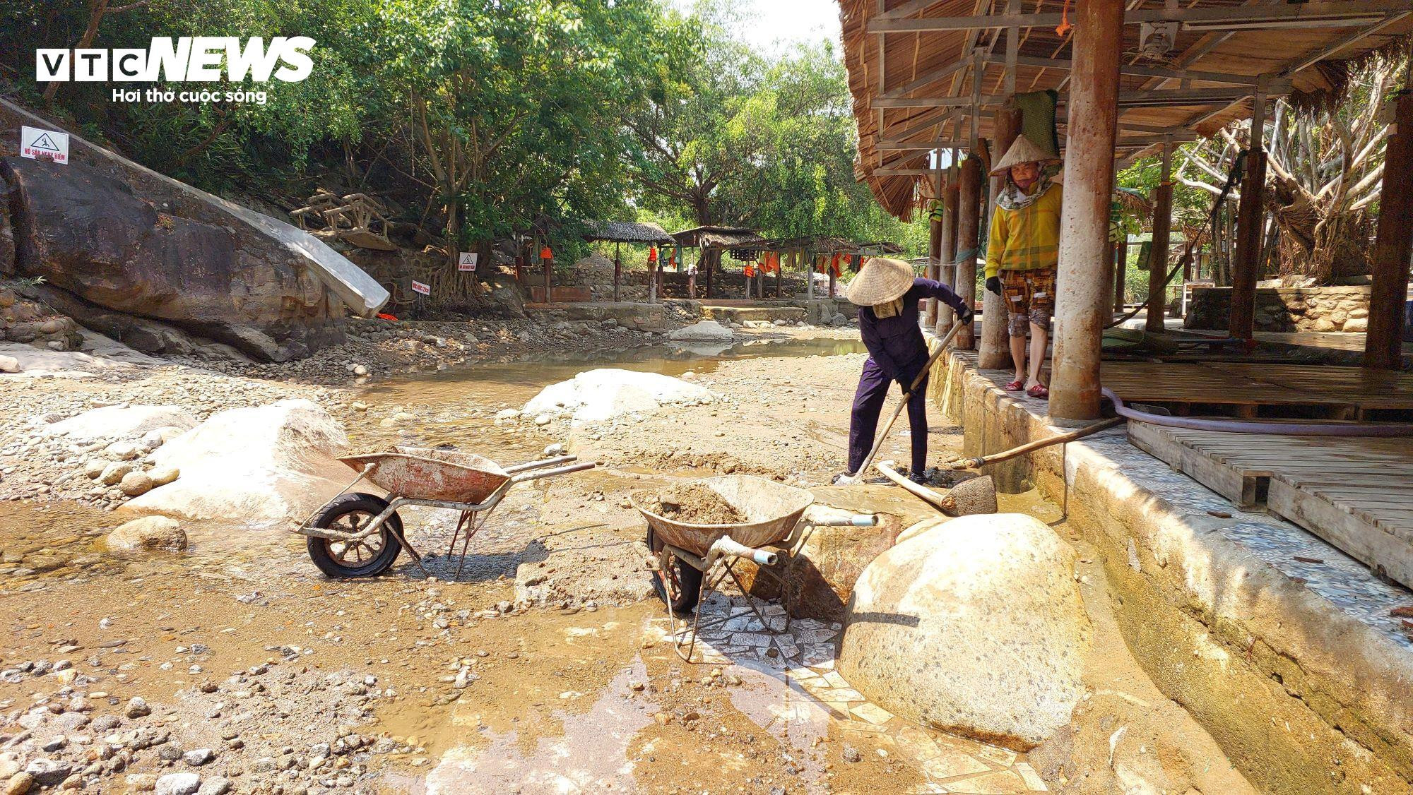 Khu du lịch sinh thái hoạt động chui hơn 10 năm: Chính quyền buông lỏng? - 4