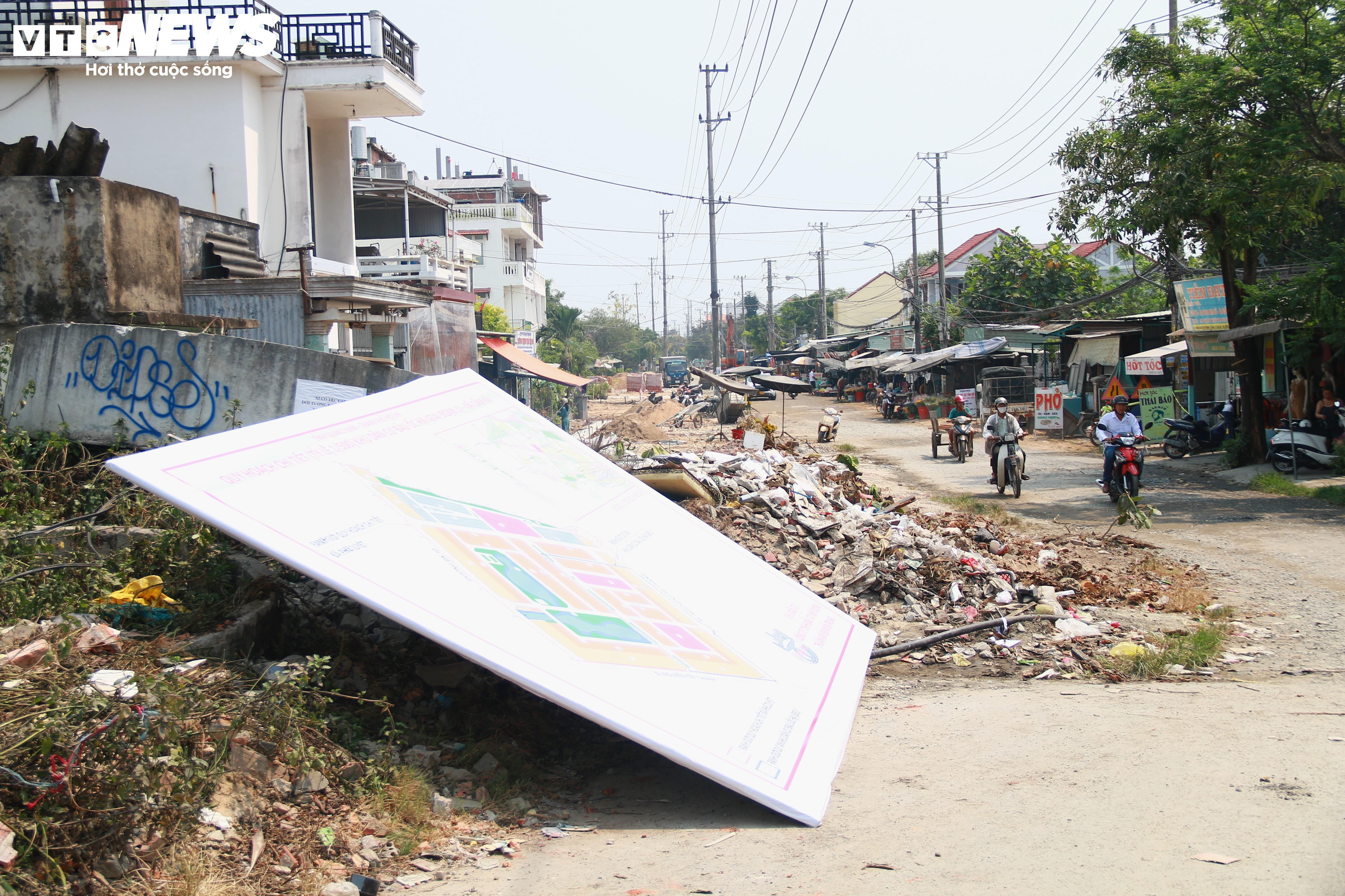 Đường trăm tỷ ở Hội An 'làm mãi không xong', dân kêu trời vì ô nhiễm - 9