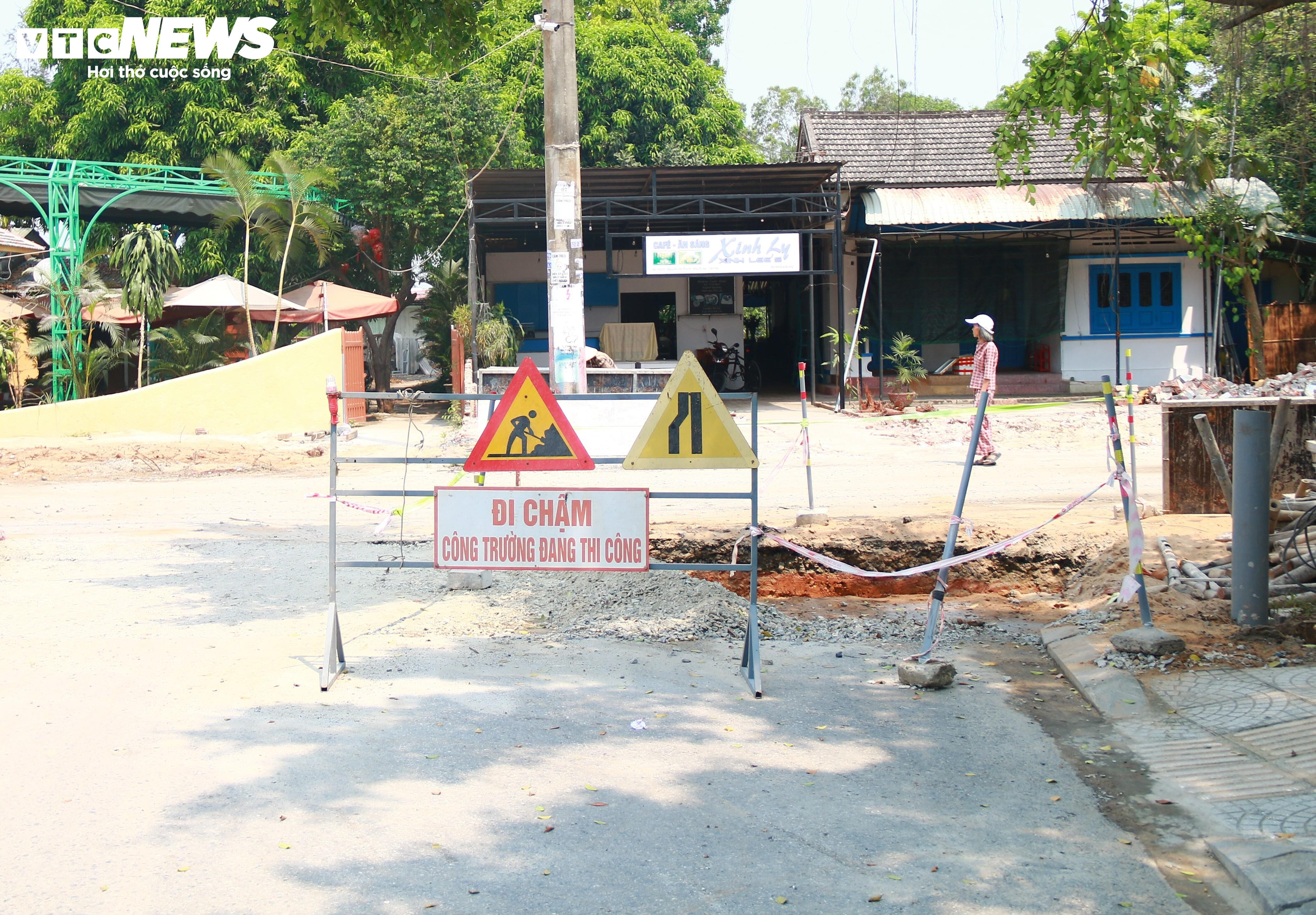 Đường trăm tỷ ở Hội An 'làm mãi không xong', dân kêu trời vì ô nhiễm - 8