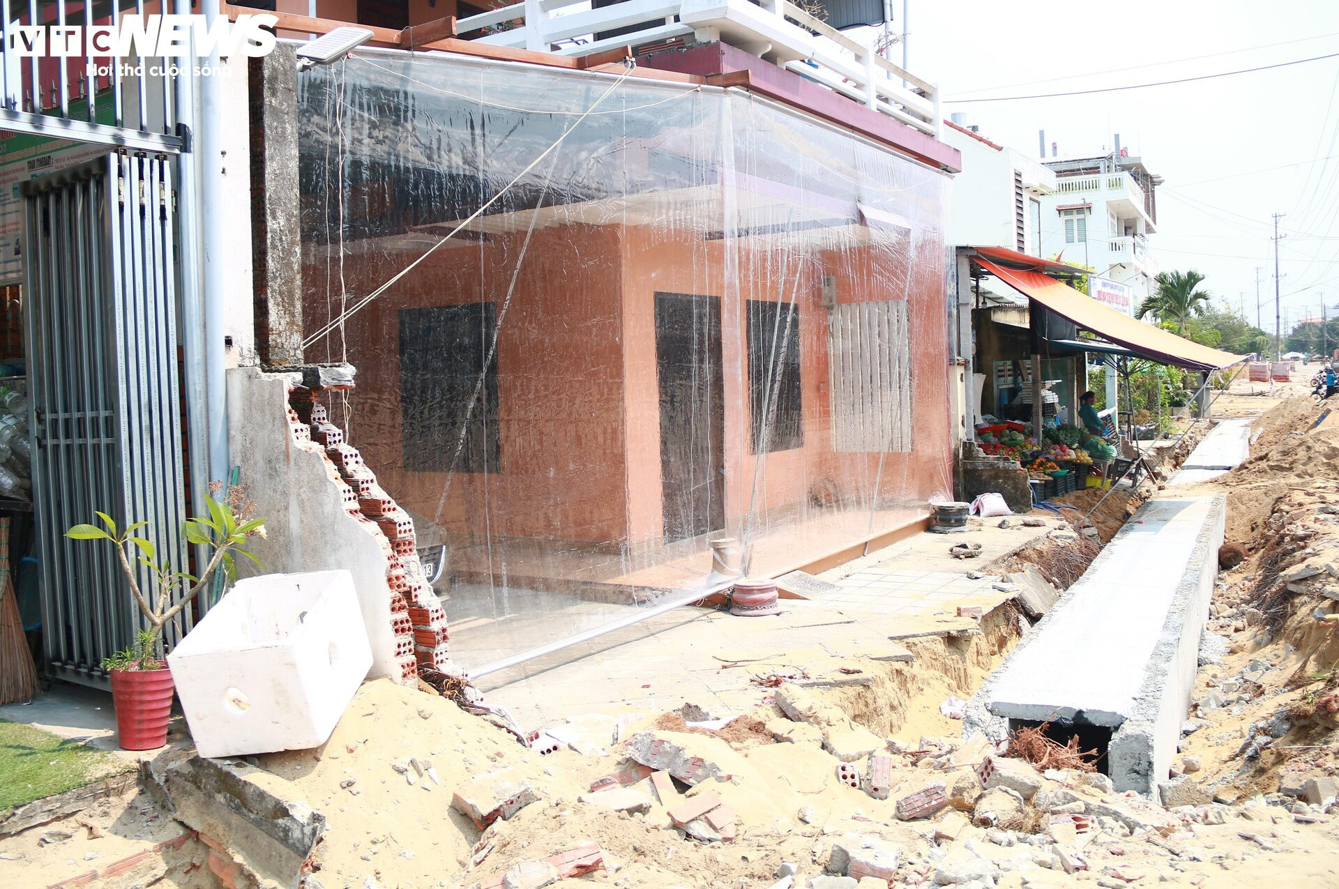 Đường trăm tỷ ở Hội An 'làm mãi không xong', dân kêu trời vì ô nhiễm - 7