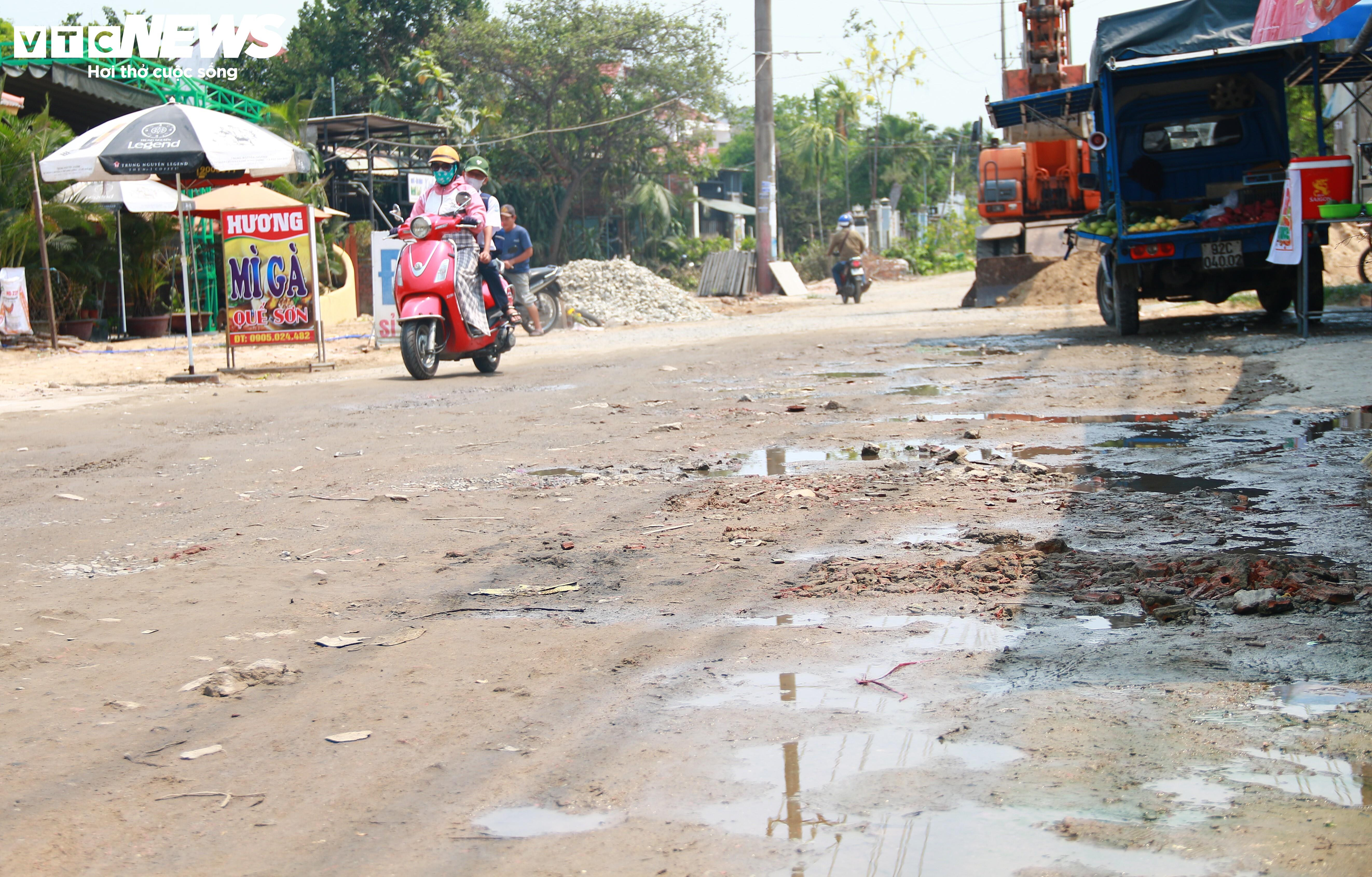 Đường trăm tỷ ở Hội An 'làm mãi không xong', dân kêu trời vì ô nhiễm - 5