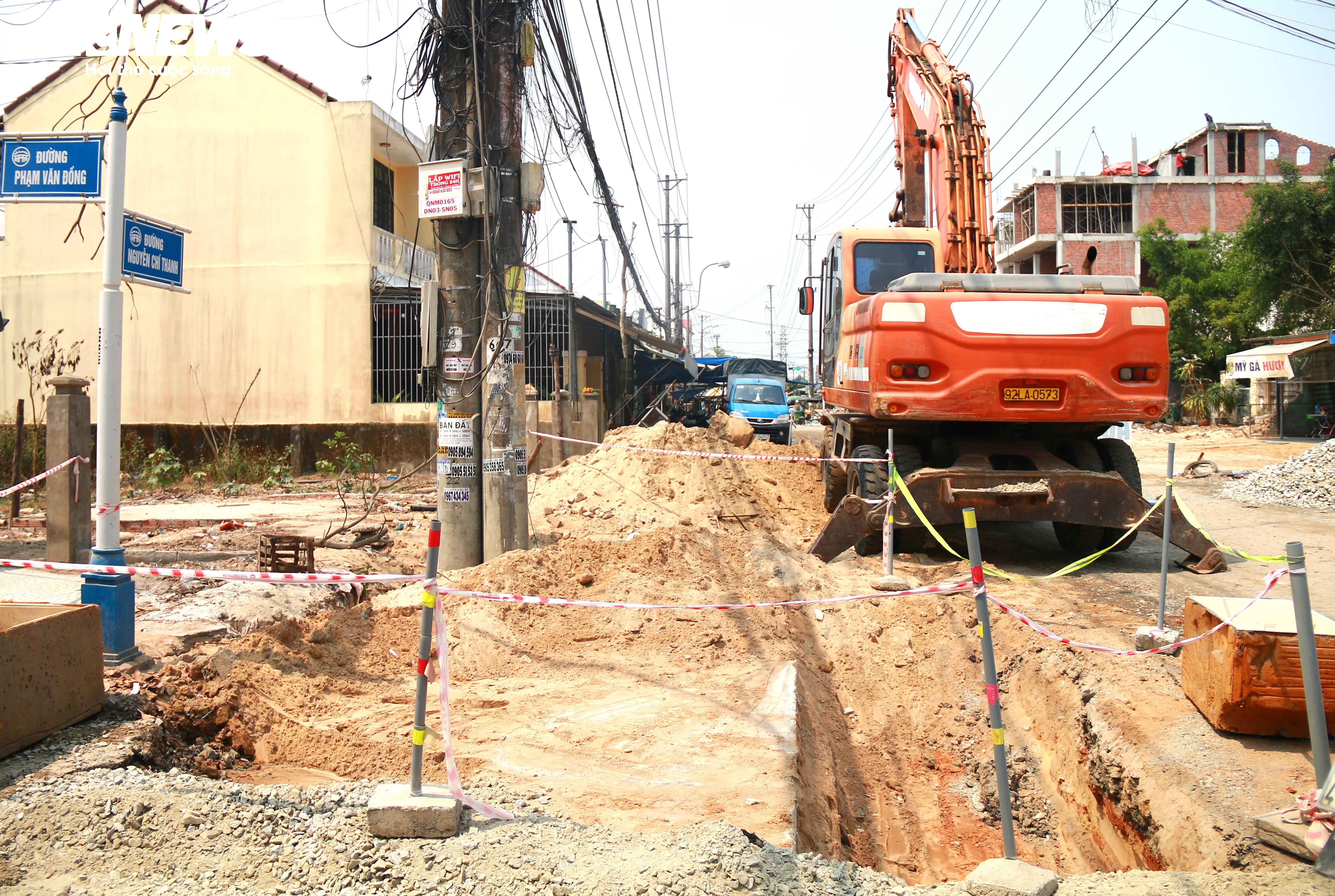 Đường trăm tỷ ở Hội An 'làm mãi không xong', dân kêu trời vì ô nhiễm - 4