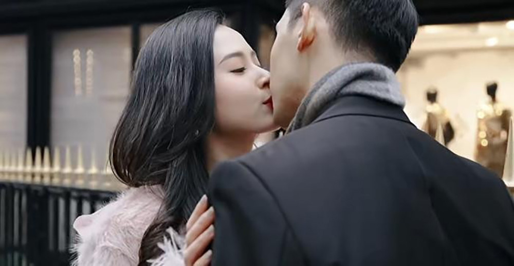 Sao Việt 26/4: Đan Trường bị ngã cầu thang, Midu đăng ảnh chồng sắp cưới - 3