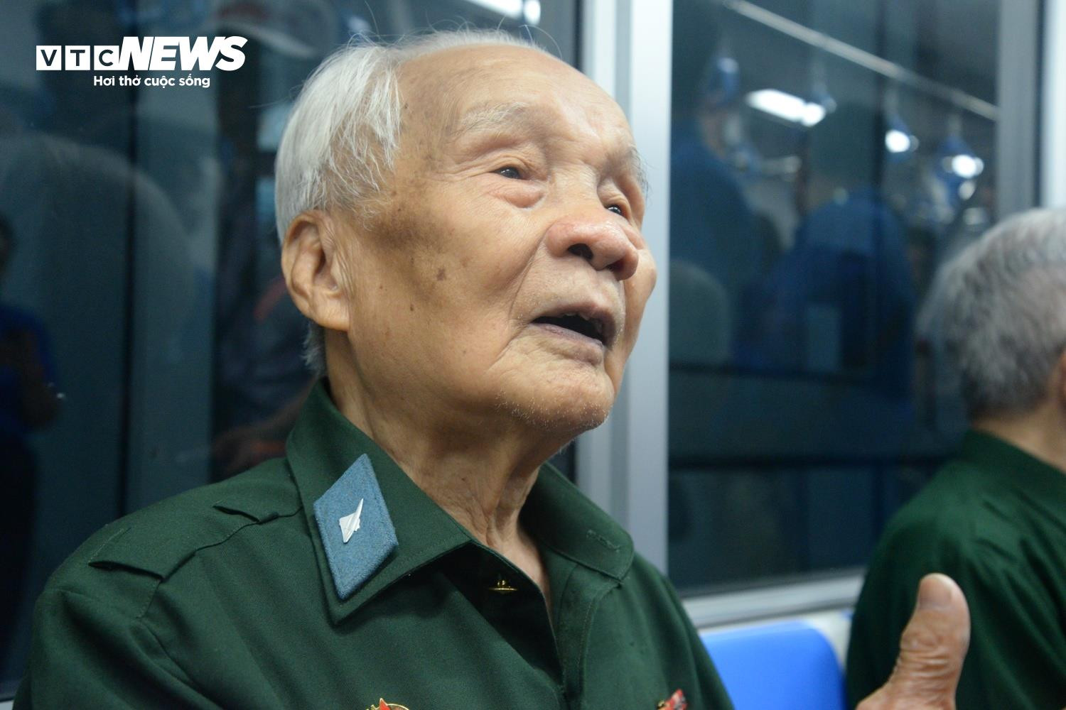Cựu chiến binh Điện Biên Phủ đi thử Metro số 1 của TP.HCM - 6