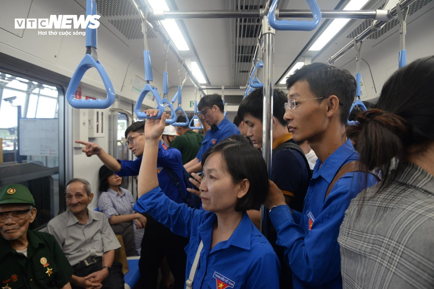 Cựu chiến binh Điện Biên Phủ đi thử Metro số 1 của TP.HCM - 11