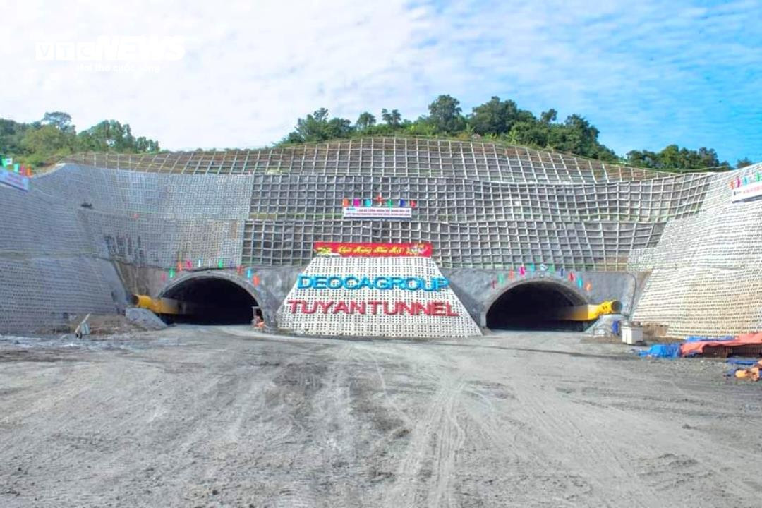 Hiện trạng cao tốc Chí Thạnh - Vân Phong qua Phú Yên sau hơn 1 năm thi công - 2