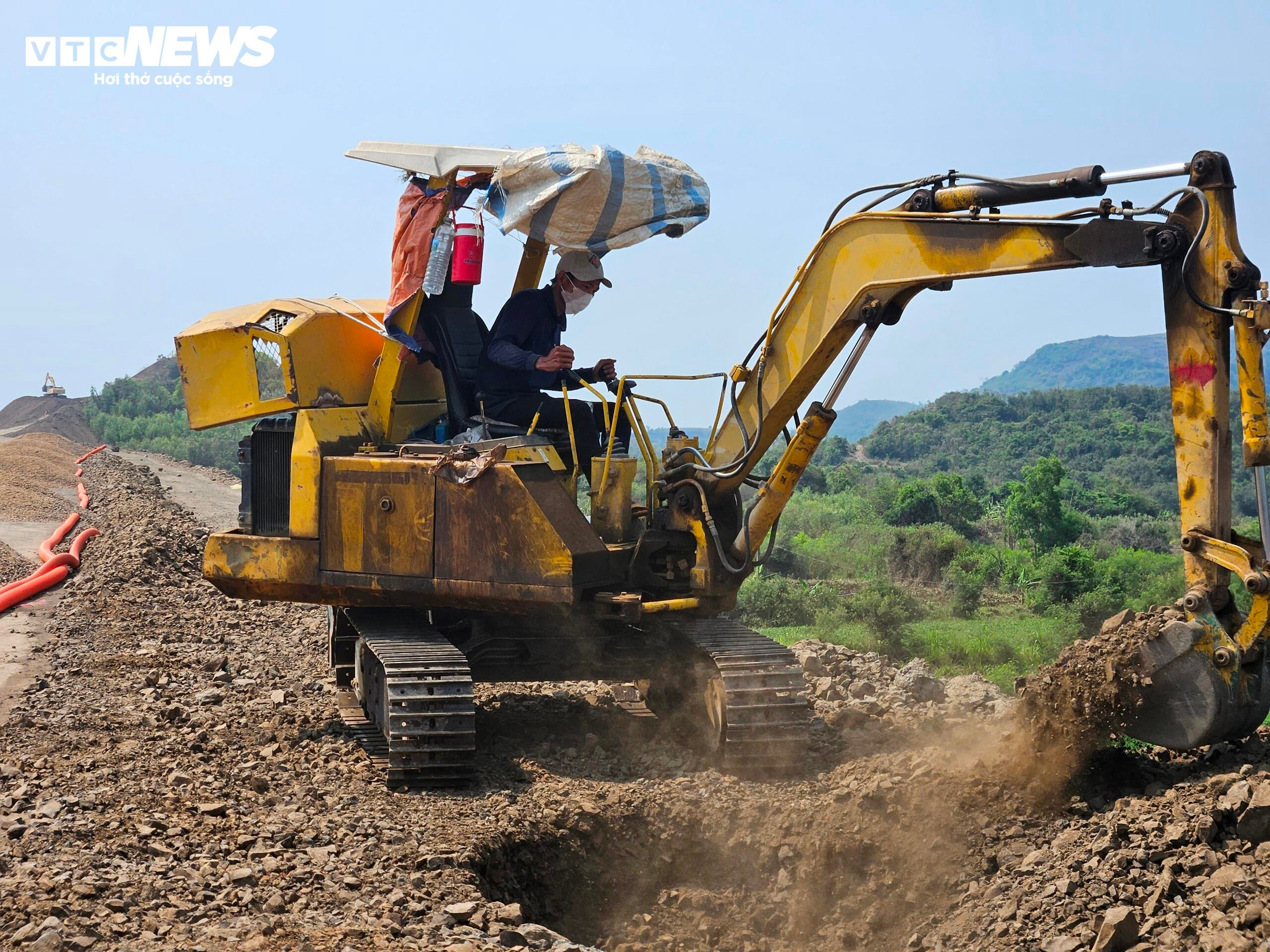 Hiện trạng cao tốc Chí Thạnh - Vân Phong qua Phú Yên sau hơn 1 năm thi công - 5
