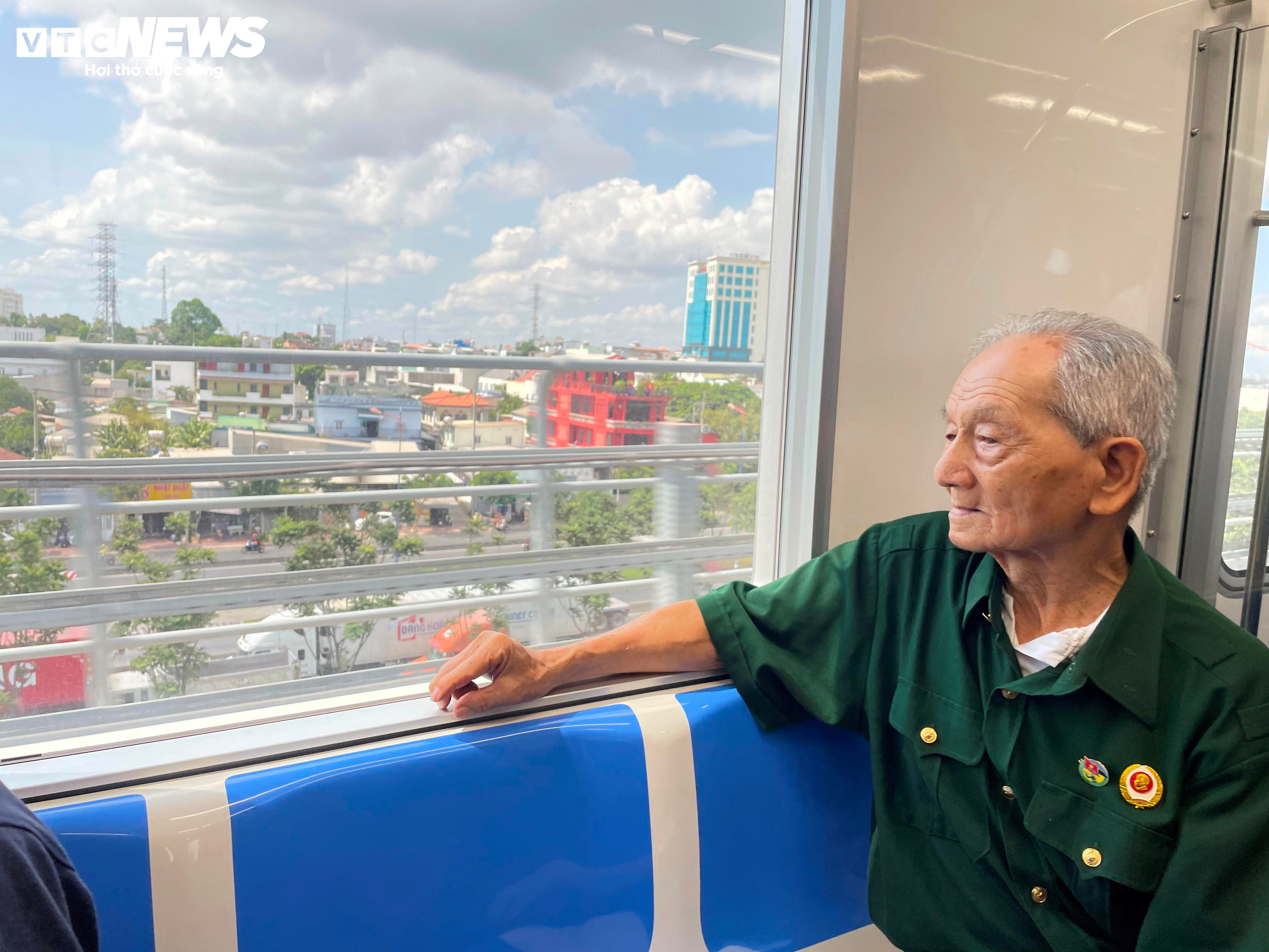 Cựu chiến binh Điện Biên Phủ đi thử Metro số 1 của TP.HCM - 10