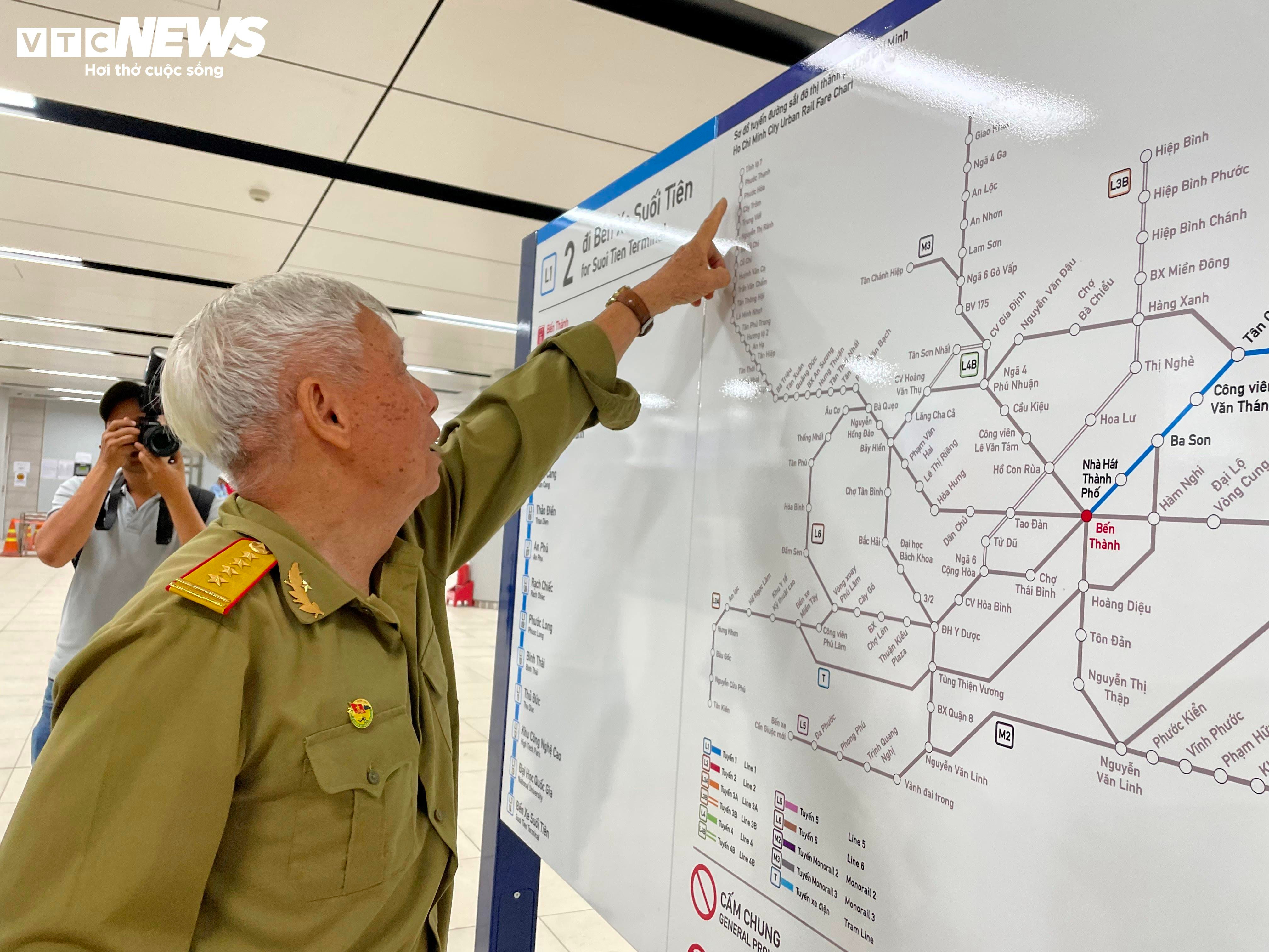 Cựu chiến binh Điện Biên Phủ đi thử Metro số 1 của TP.HCM - 12