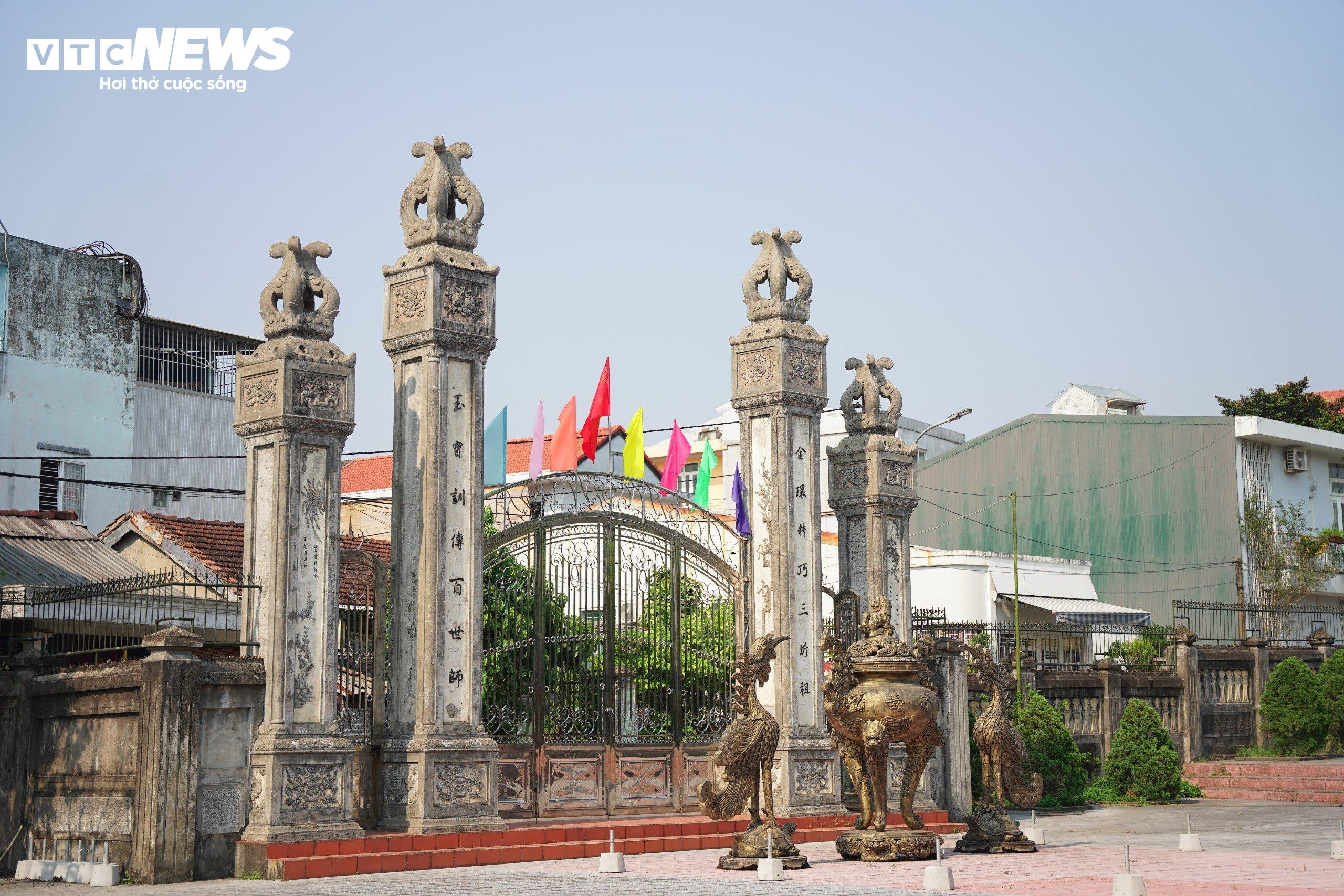 Có gì trong khu lăng mộ nhị vị tổ sư nghề Kim hoàn ở Cố đô Huế? - 1