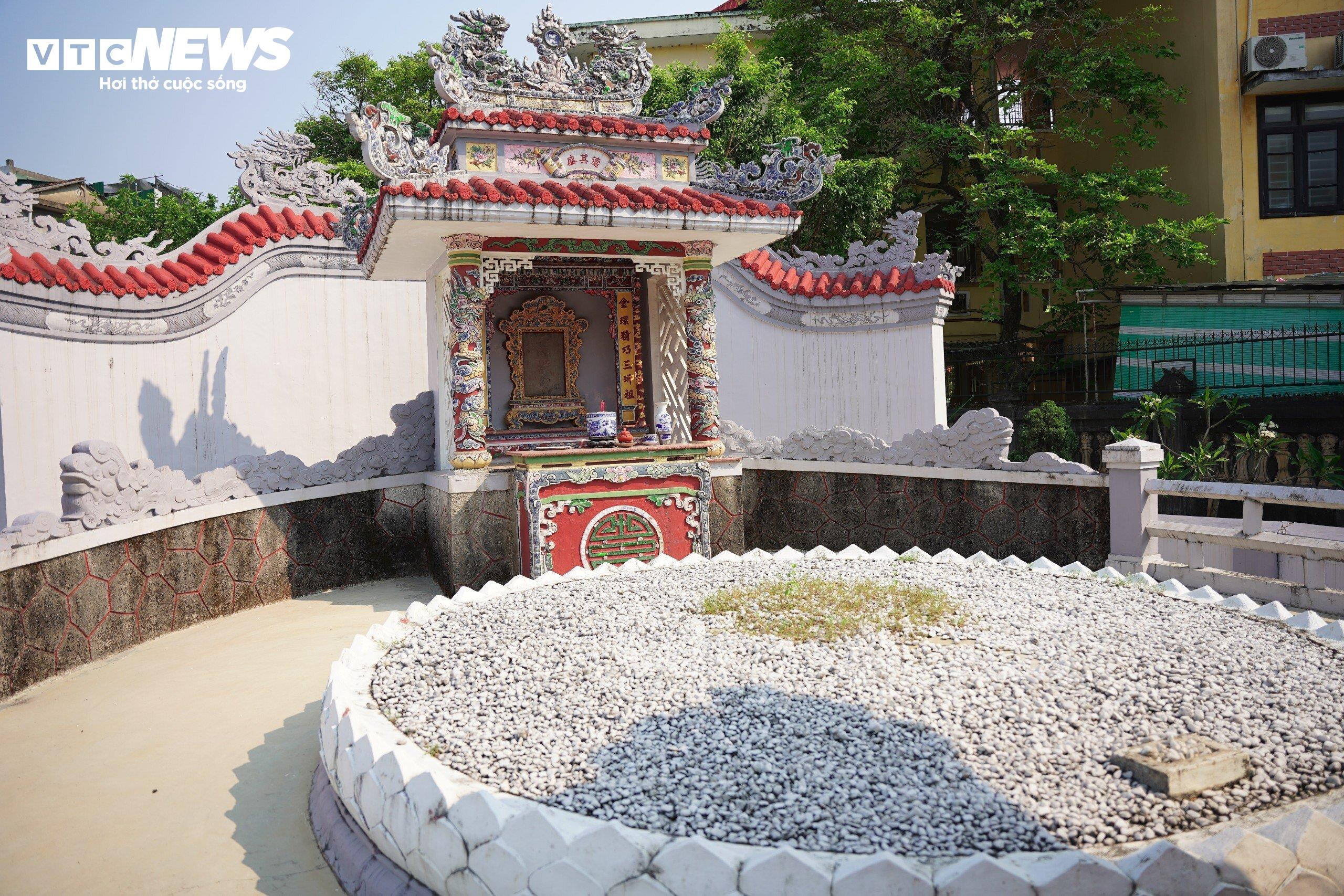 Có gì trong khu lăng mộ nhị vị tổ sư nghề Kim hoàn ở Cố đô Huế? - 9