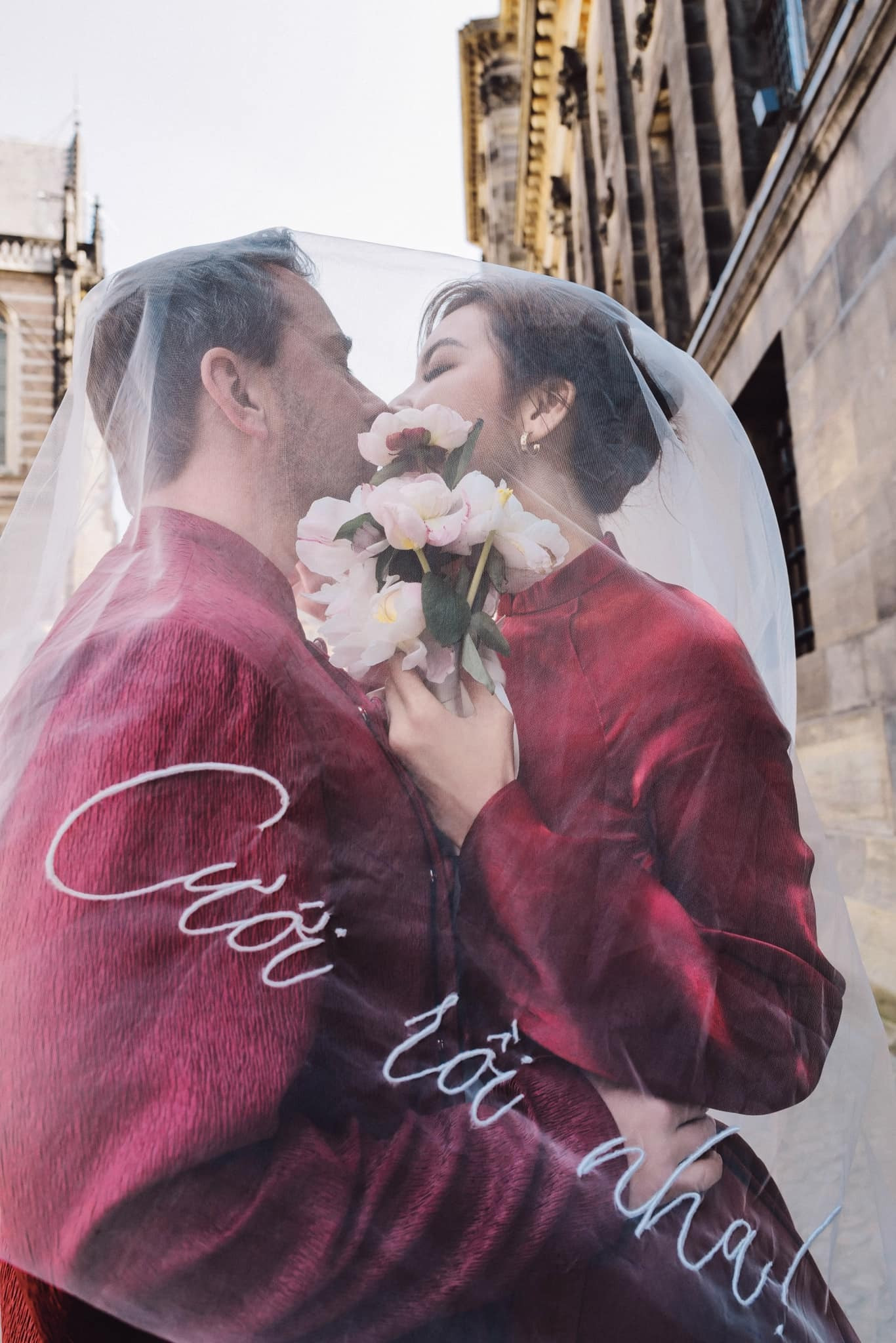 Sao Việt 27/4: Đông Nhi khoe bụng bầu, Bảo Anh lộ diện sau khi công khai con gái - 12